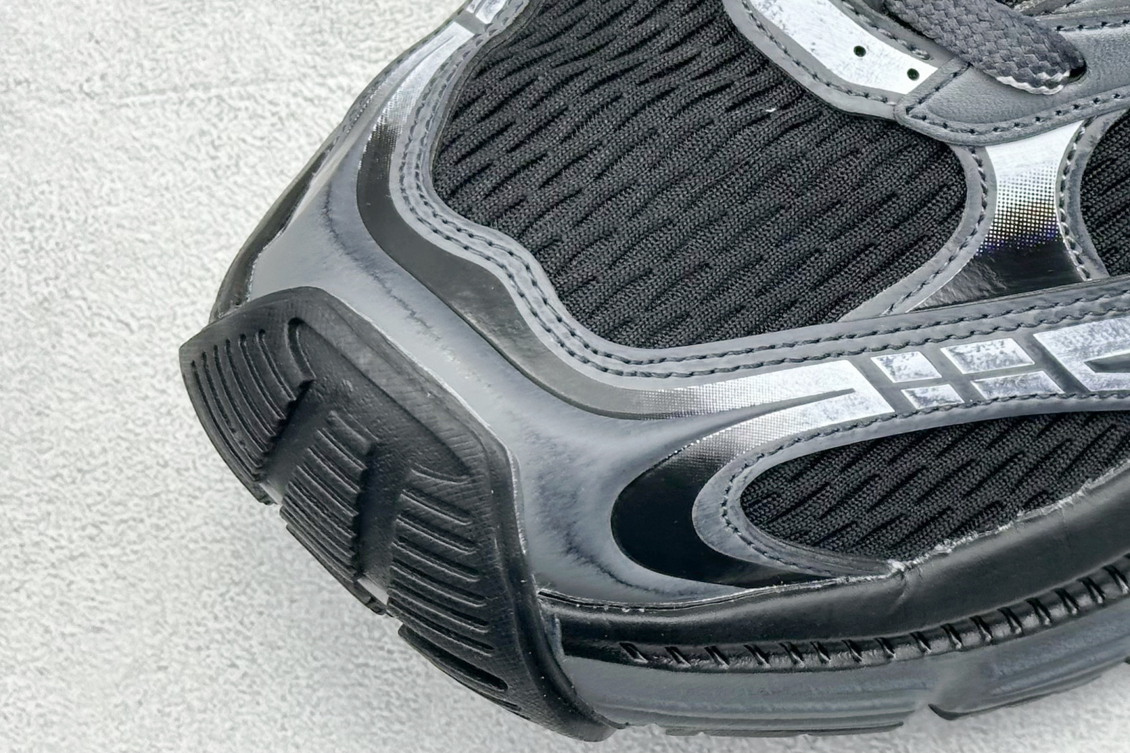 图片[7]-OK Balenciaga巴黎世家 系带 低帮生活休闲鞋 巴黎十二代 采用超细纤维和网布 其前卫的设计、夸张的体积和反光细节赋予其特别的轮廓 采用网布材质制成，带来良好脚感舒适透气，外观依旧采用是经典造型，鞋身富有潮流感且易穿搭，目前市面唯一原厂滚筒做旧，多层组合橡胶大底防滑耐磨 尺码： 35-46-选品中心