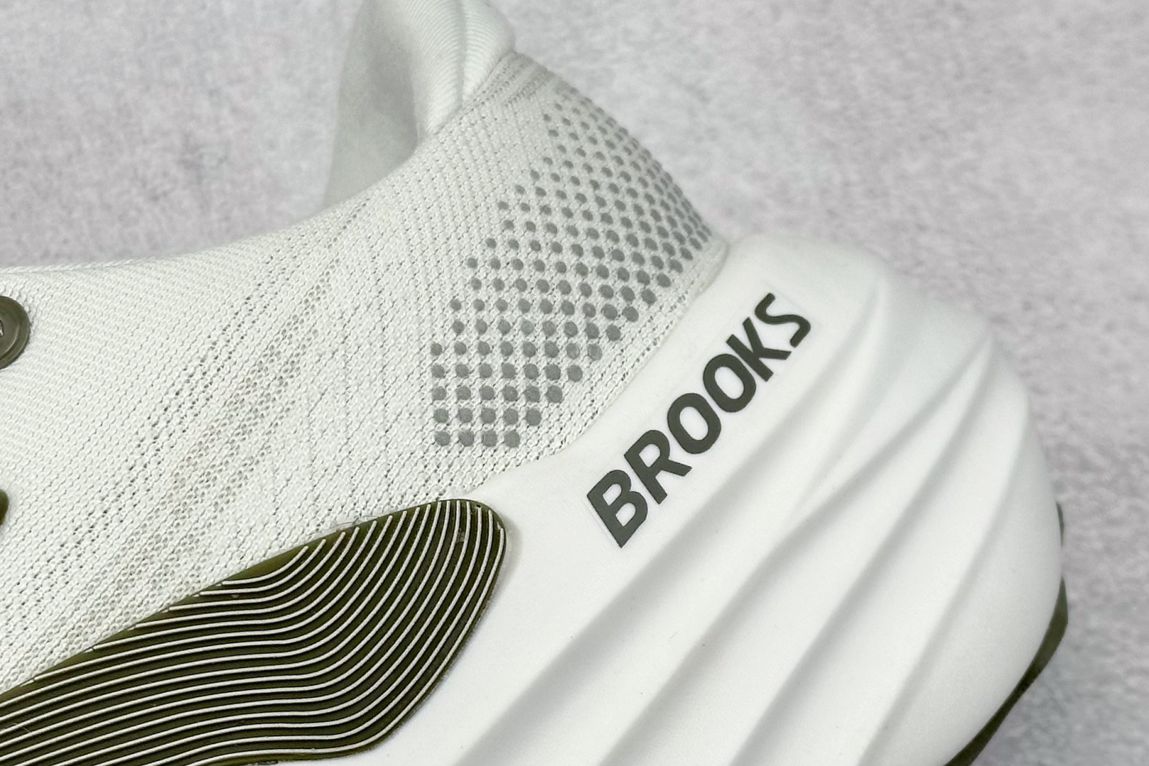 Z版 Brooks Glycerin Max 布鲁克斯 超级甘油缓震马拉松慢跑鞋  110447 1D 158