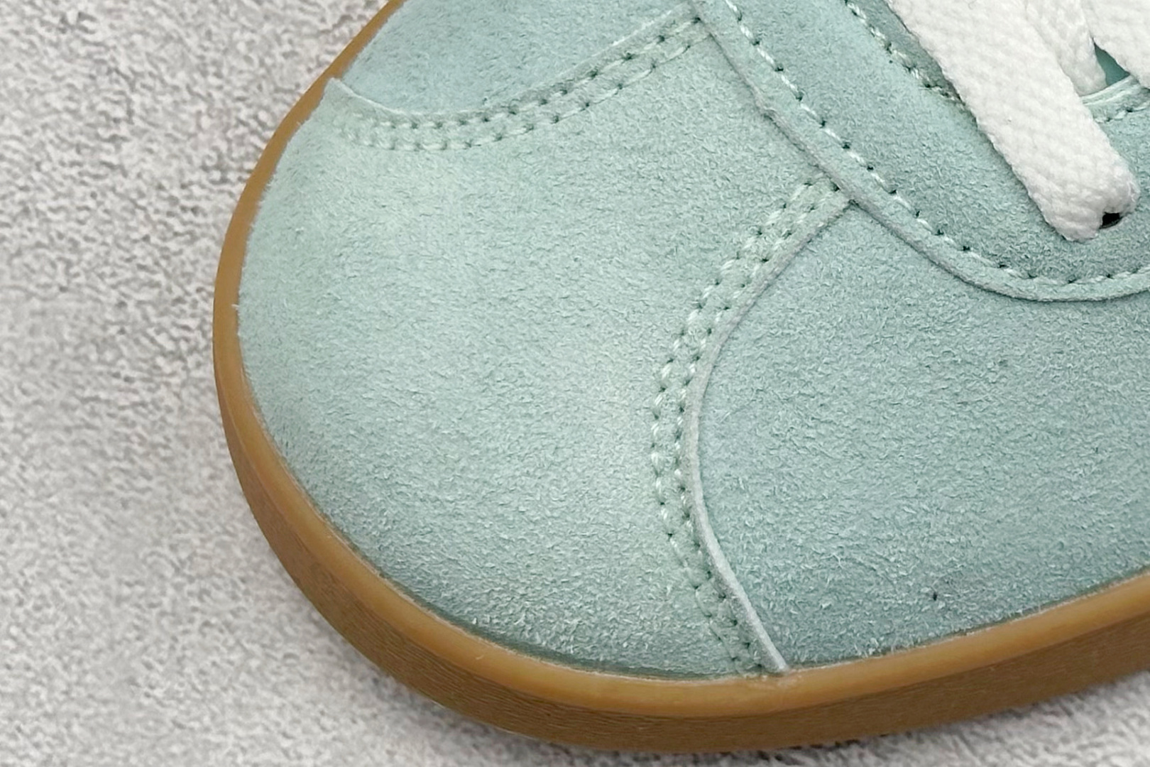 图片[7]-RA版 adidas neo VI Court CLASSIC 三叶草休闲复古运动板鞋 经典侧面三道杠和鞋舌三道杠的标示彰显其身份 承载青春情怀的板鞋 品牌辨识度清晰 货号： KK3772 尺码： 36 36.5 37 38 38.5 39 40 40.5 41 42 42.5 43 44 44.5 45-选品中心