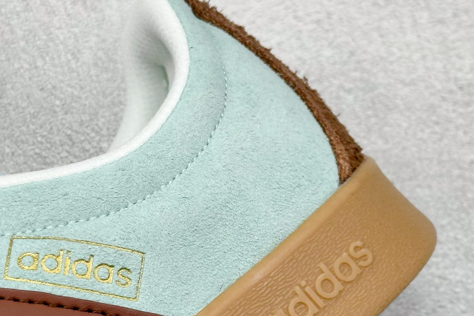 图片[9]-RA版 adidas neo VI Court CLASSIC 三叶草休闲复古运动板鞋 经典侧面三道杠和鞋舌三道杠的标示彰显其身份 承载青春情怀的板鞋 品牌辨识度清晰 货号： KK3772 尺码： 36 36.5 37 38 38.5 39 40 40.5 41 42 42.5 43 44 44.5 45-选品中心