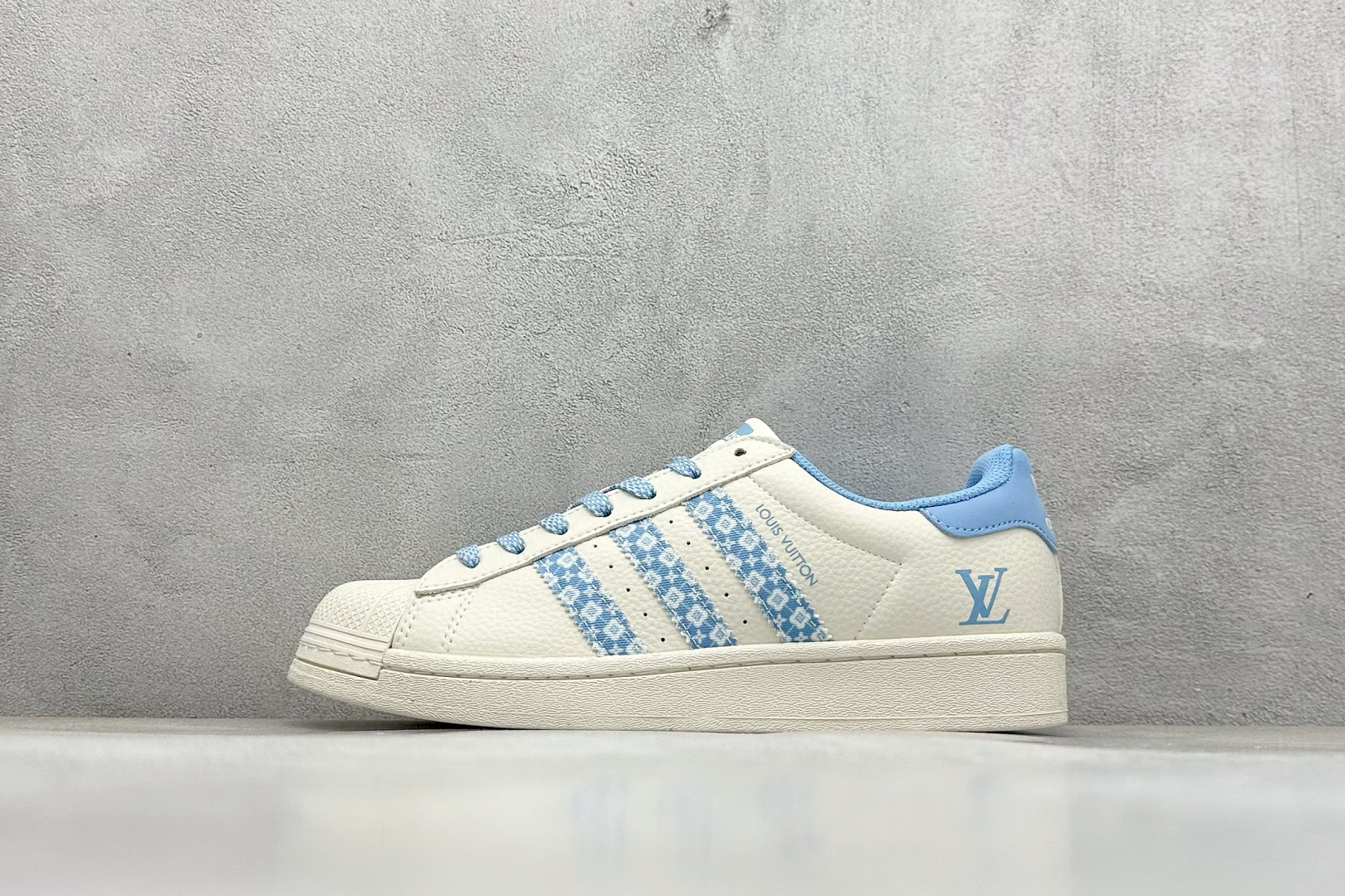 AD Originals Superstar x Louis Vuitton 白蓝 AD8014
