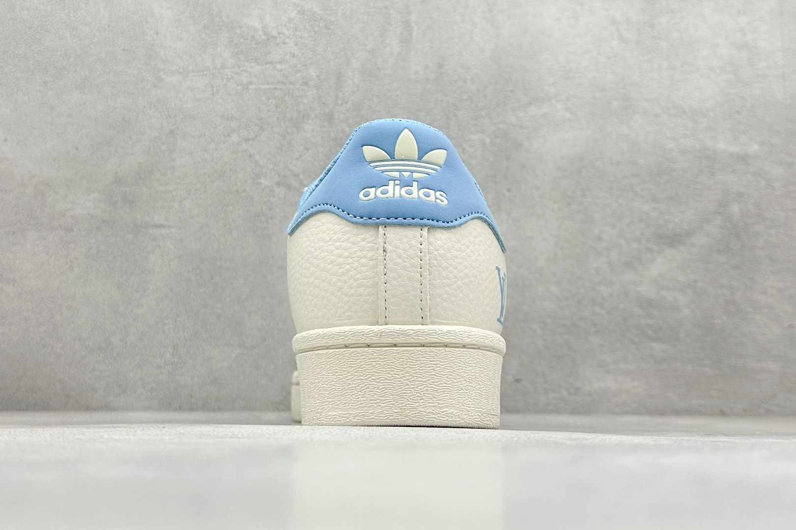 AD Originals Superstar x Louis Vuitton 白蓝 AD8014