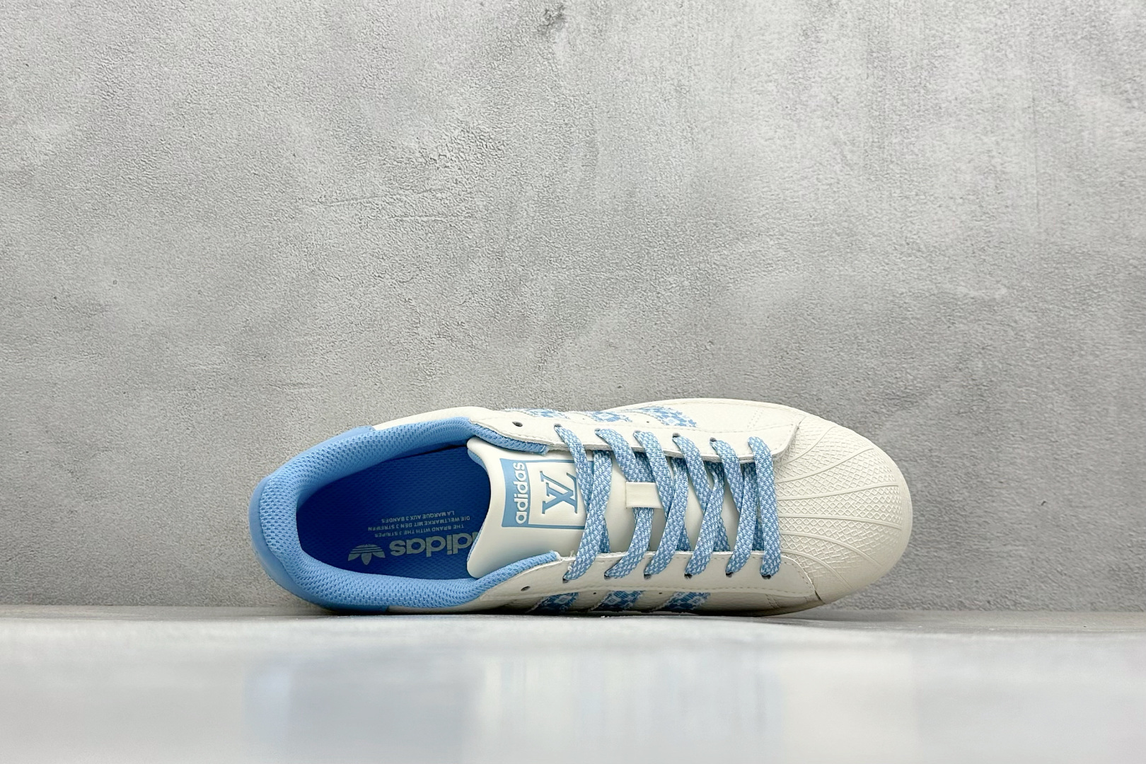 AD Originals Superstar x Louis Vuitton 白蓝 AD8014
