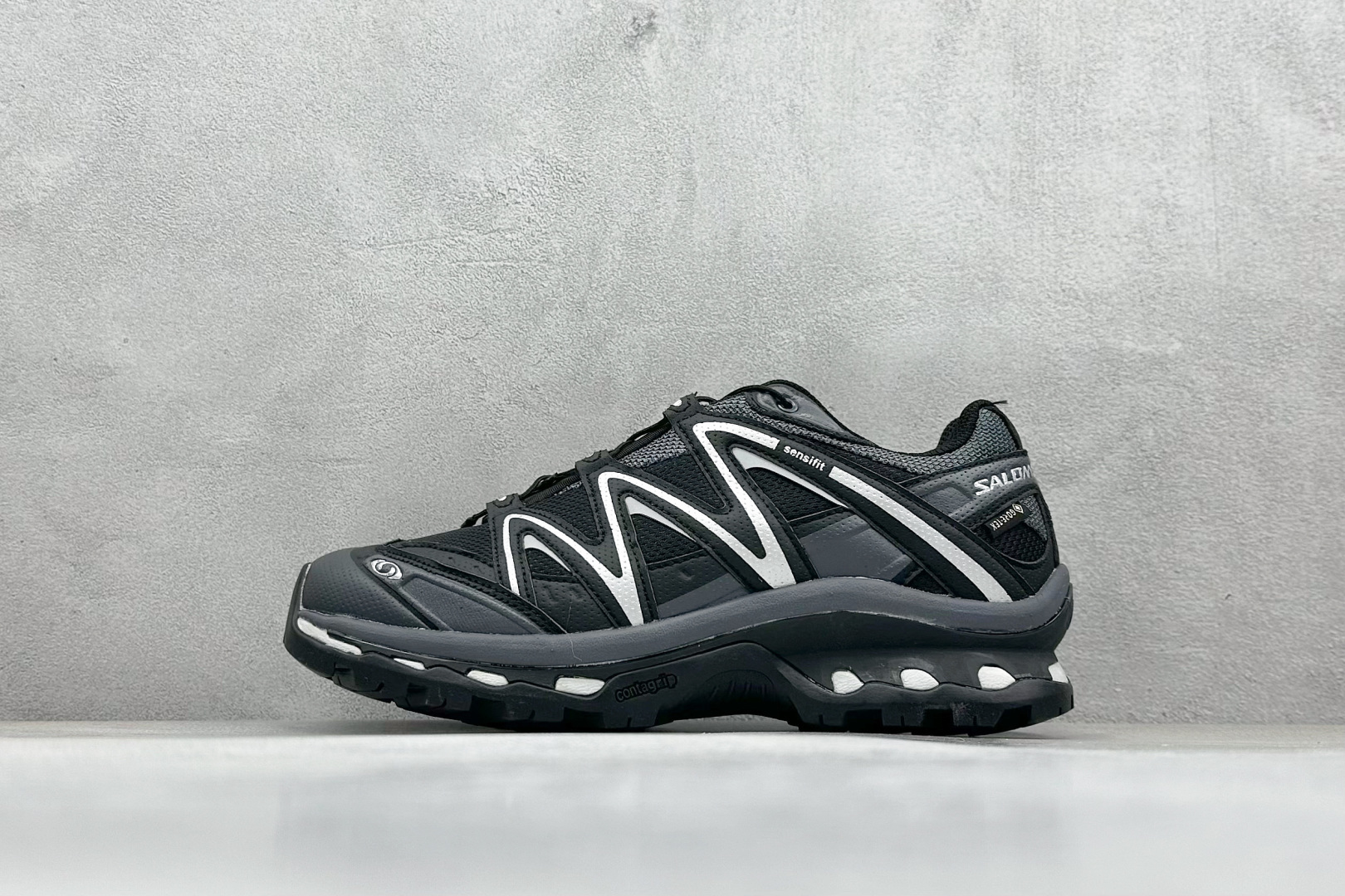 福利特价 Salomon XT-Quest 萨洛蒙复古机能潮流休闲跑鞋 鞋面覆盖TPU支撑 轻量透气欧索莱环保去臭环型组合鞋垫 三层双层组合橡胶ACS科技全地形锯齿防滑大底 UP团队监工打造 原鞋原数据纸板打造 细节提升 平台/外贸/高端零售专供品质 货号:474294 尺码:36 36.5 37 38 38.5 39 40 40.5 41 42 42.5 43 44 45-选品中心