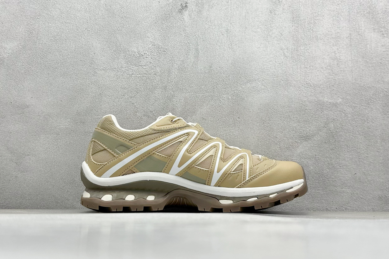 图片[2]-福利特价  Salomon XT-Quest 萨洛蒙复古机能潮流休闲跑鞋 鞋面覆盖TPU支撑 轻量透气欧索莱环保去臭环型组合鞋垫 三层双层组合橡胶ACS科技全地形锯齿防滑大底 UP团队监工打造 原鞋原数据纸板打造 细节提升 平台/外贸/高端零售专供品质 货号：410588 尺码：36 36.5 37 38 38.5 39 40 40.5 41 42 42.5 43 44 45-选品中心