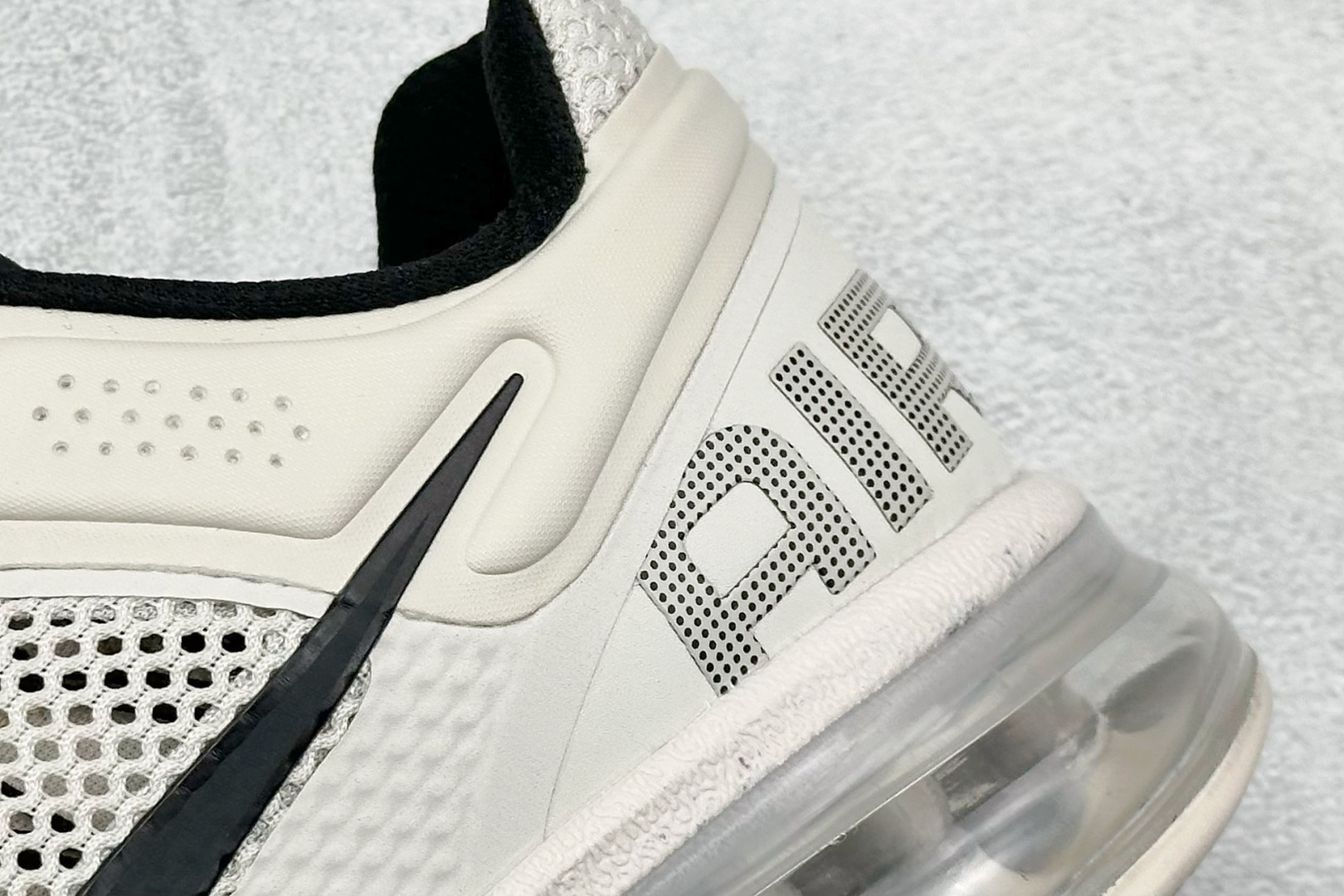 Nike Air Max 2013 舒适时尚耐磨透气 低帮跑步鞋 FZ3156-008