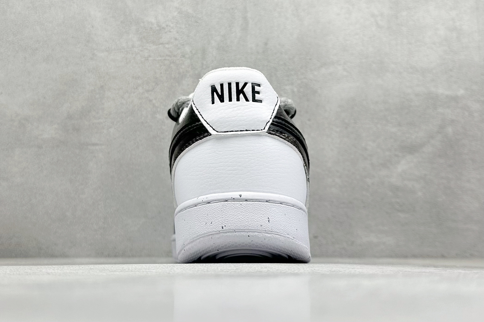 图片[6]-Nike Court Vision Low 绑带手绘涂鸦 休闲运动板鞋 低帮百搭透气休闲运动板鞋，经典耐用的设计，兼顾舒适脚感和出众风范，演绎匠心之作。结构性的支撑贴合感结合复古篮球设计，塑就场外全明星风范 货号： DH2987 101 尺码：36 36.5 37.5 38 38.5 39 40 40.5 41 42 42.5 43 44 44.5 45-选品中心