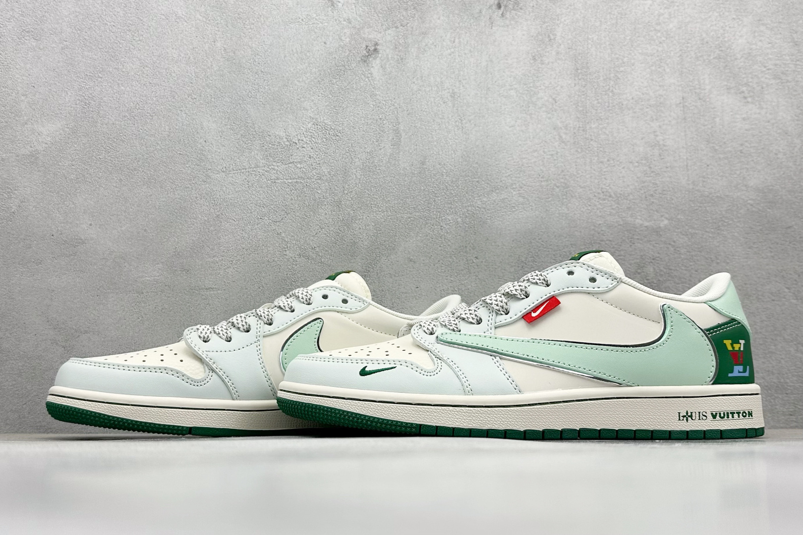 Travis Scott x Nike Air Jordan 1 Low x Louis Vuitton Air Jordan 1 Low 反转薄荷绿白小勾满天星倒钩  HS8068-039