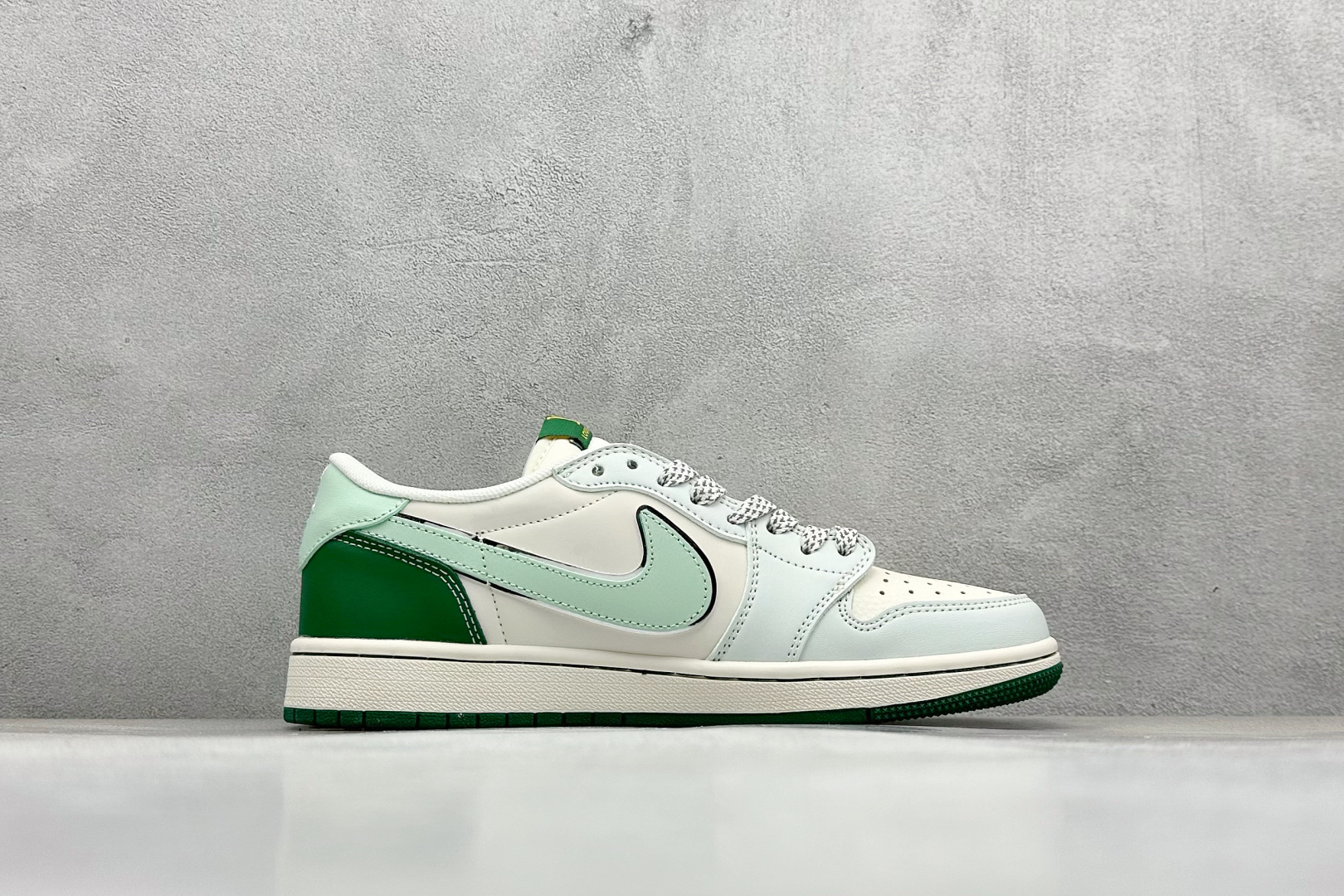 Travis Scott x Nike Air Jordan 1 Low x Louis Vuitton Air Jordan 1 Low 反转薄荷绿白小勾满天星倒钩  HS8068-039