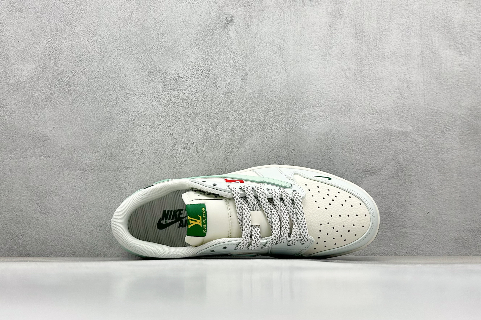 Travis Scott x Nike Air Jordan 1 Low x Louis Vuitton Air Jordan 1 Low 反转薄荷绿白小勾满天星倒钩  HS8068-039