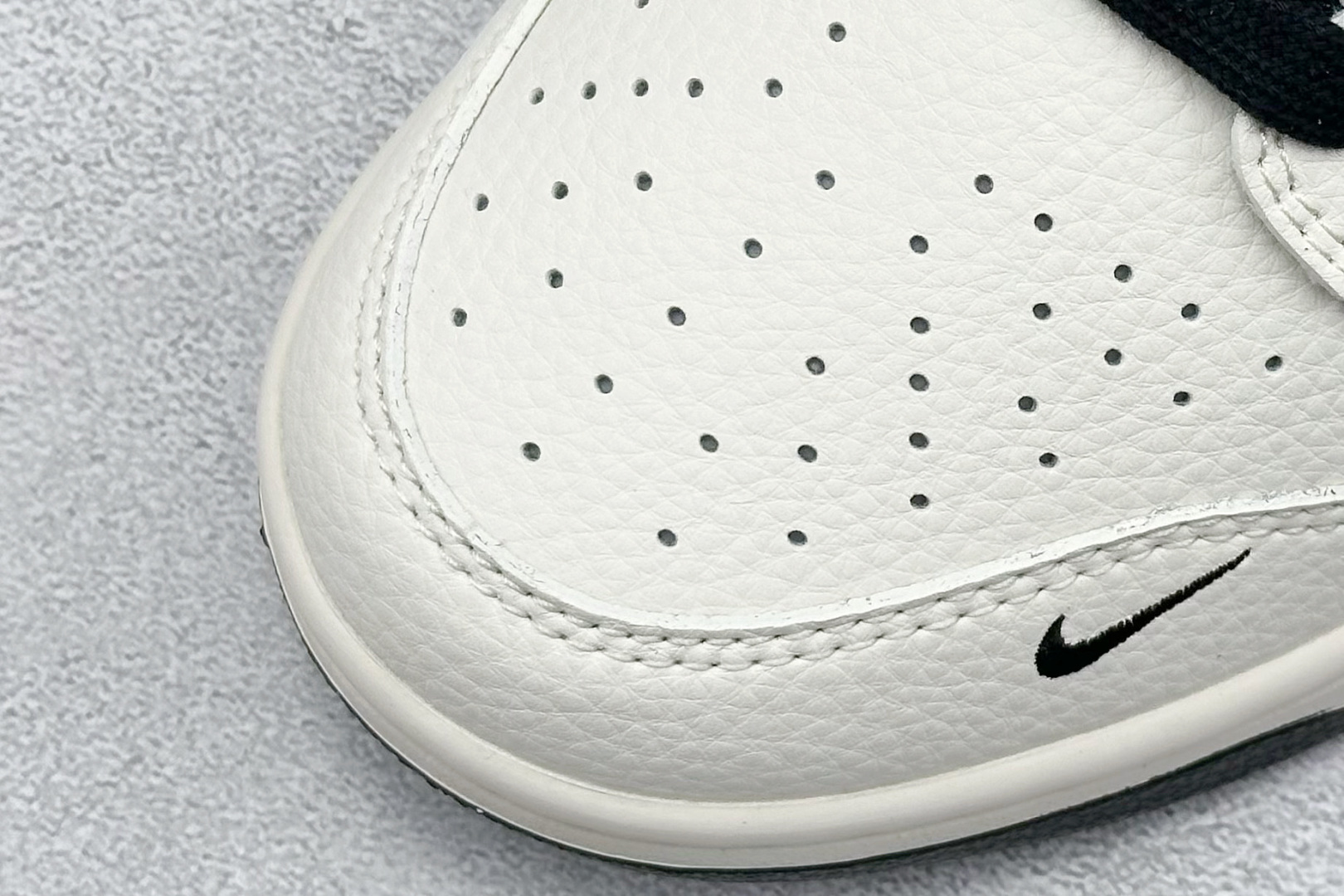 Nike SB Dunk Low 藤原豆腐店 白黑三小勾 XD1588-225