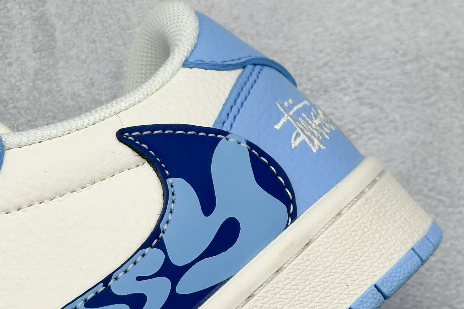 Travis Scott x Fragment Design x Jordan Air Jordan 1 Low OG SP “Stussy斯图西联名——米白蓝”  HS8068-038
