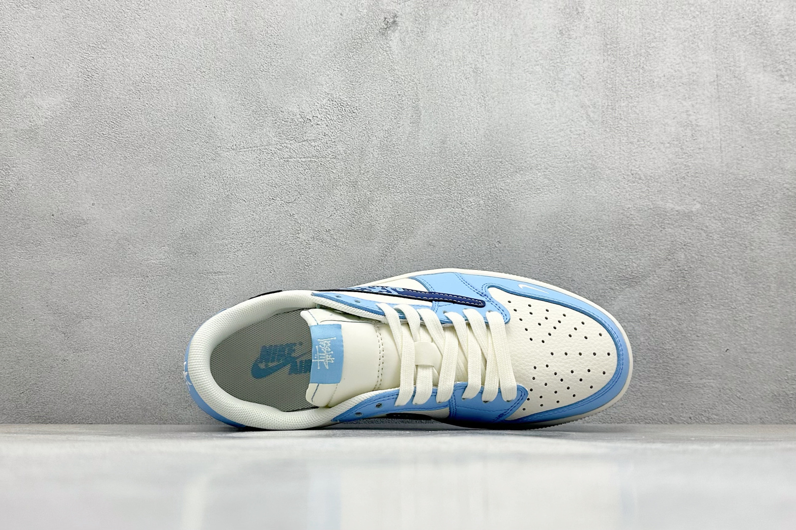 Travis Scott x Fragment Design x Jordan Air Jordan 1 Low OG SP “Stussy斯图西联名——米白蓝”  HS8068-038