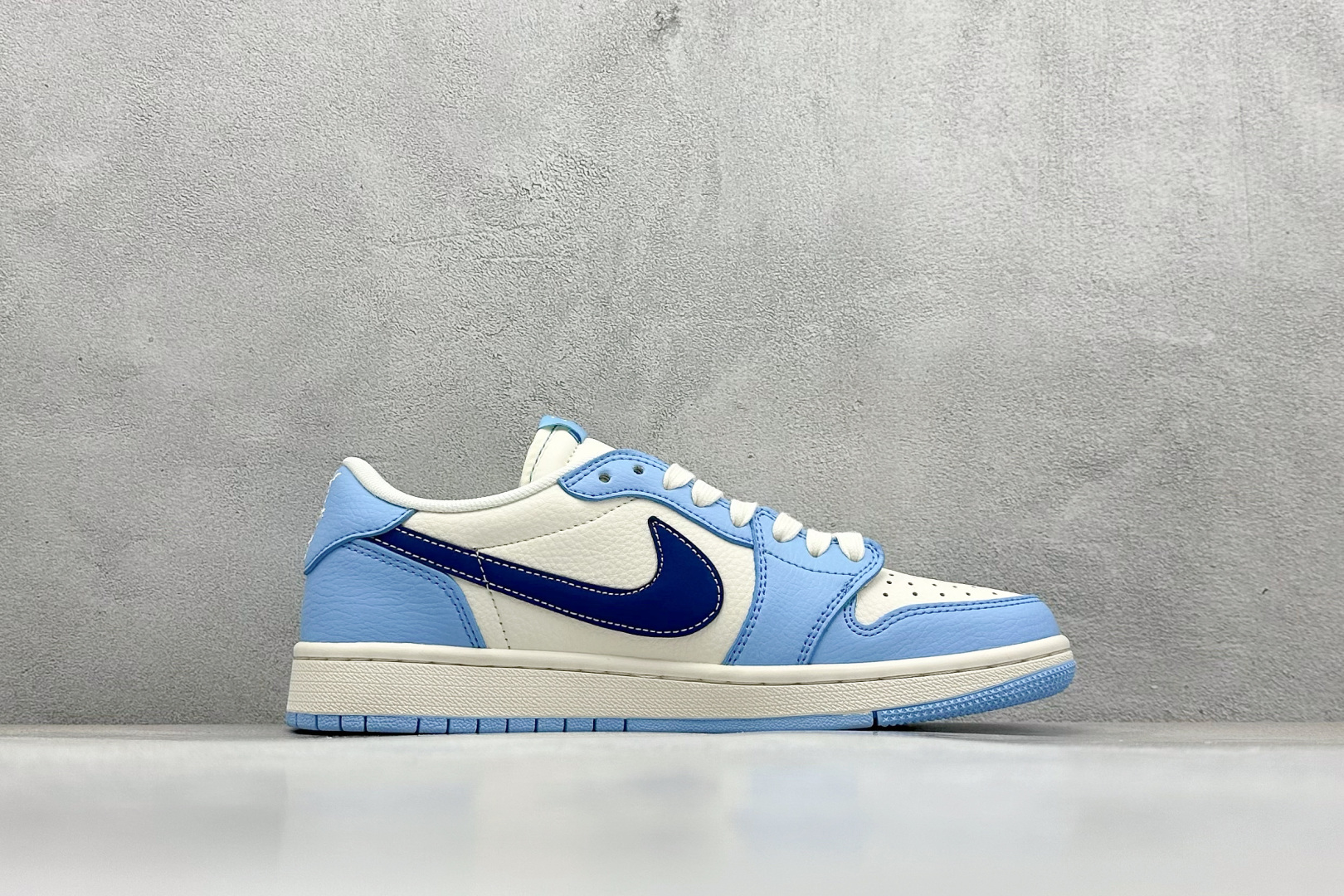 Travis Scott x Fragment Design x Jordan Air Jordan 1 Low OG SP “Stussy斯图西联名——米白蓝”  HS8068-038