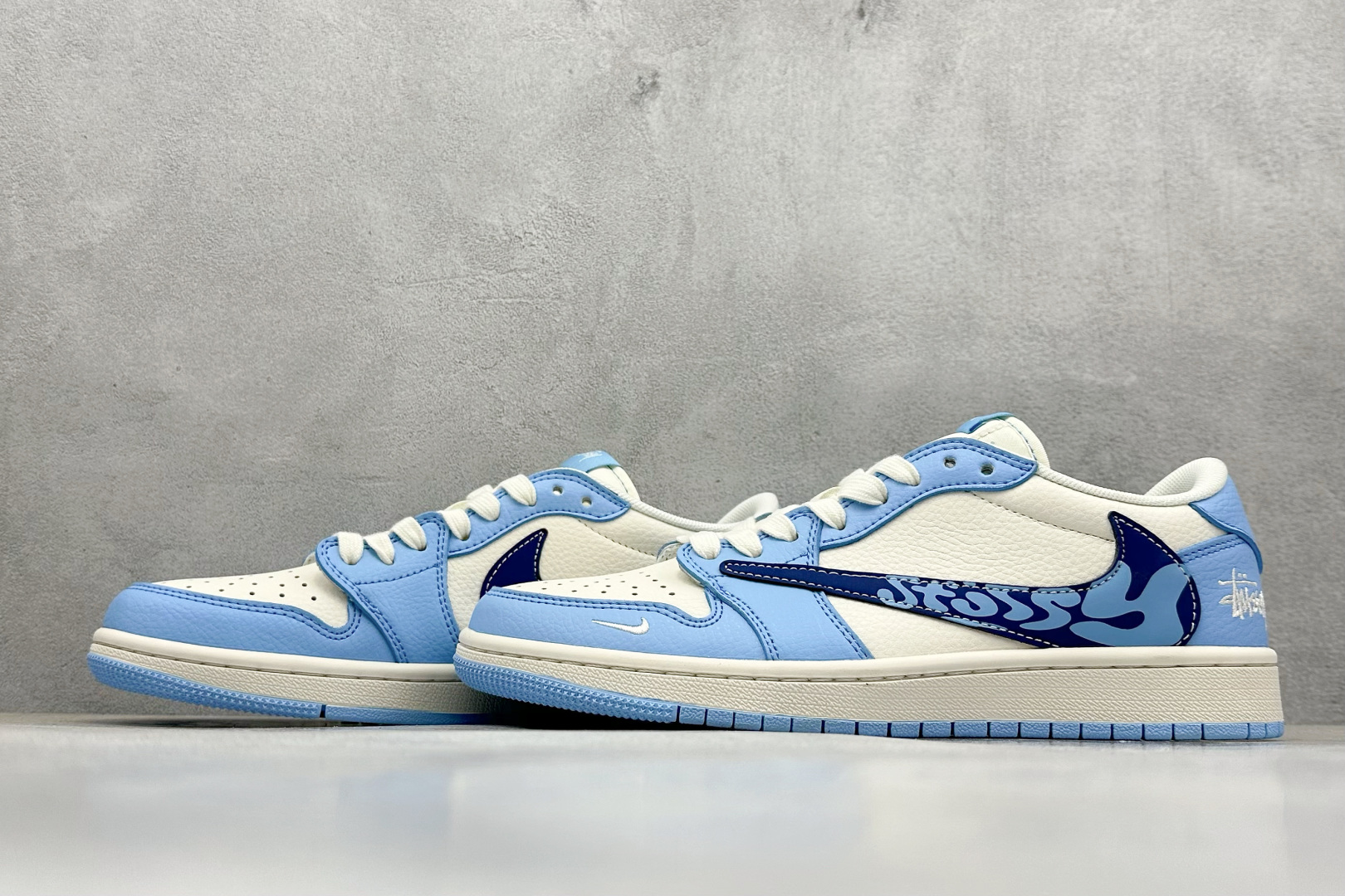 Travis Scott x Fragment Design x Jordan Air Jordan 1 Low OG SP “Stussy斯图西联名——米白蓝”  HS8068-038