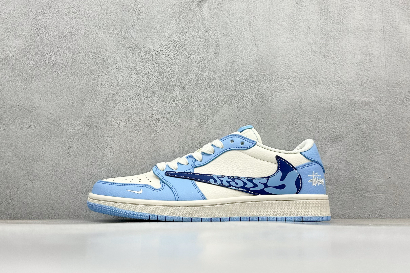 Travis Scott x Fragment Design x Jordan Air Jordan 1 Low OG SP “Stussy斯图西联名——米白蓝”  HS8068-038