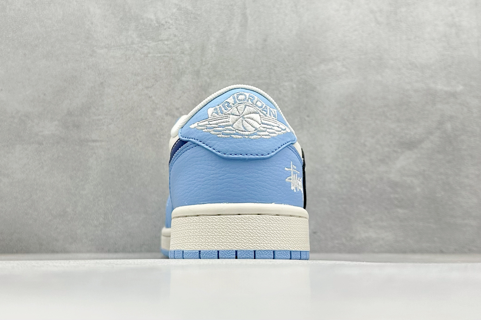 Travis Scott x Fragment Design x Jordan Air Jordan 1 Low OG SP “Stussy斯图西联名——米白蓝”  HS8068-038