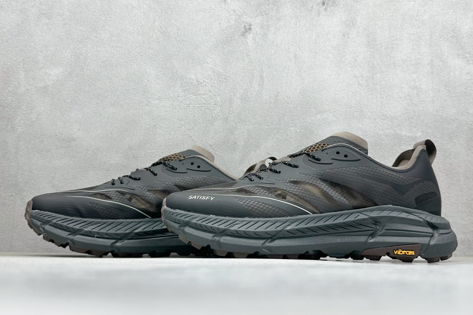  放店私
BF版Satisfy xHOKA ONE ONE Mafate Speed 4 低帮专业越野跑