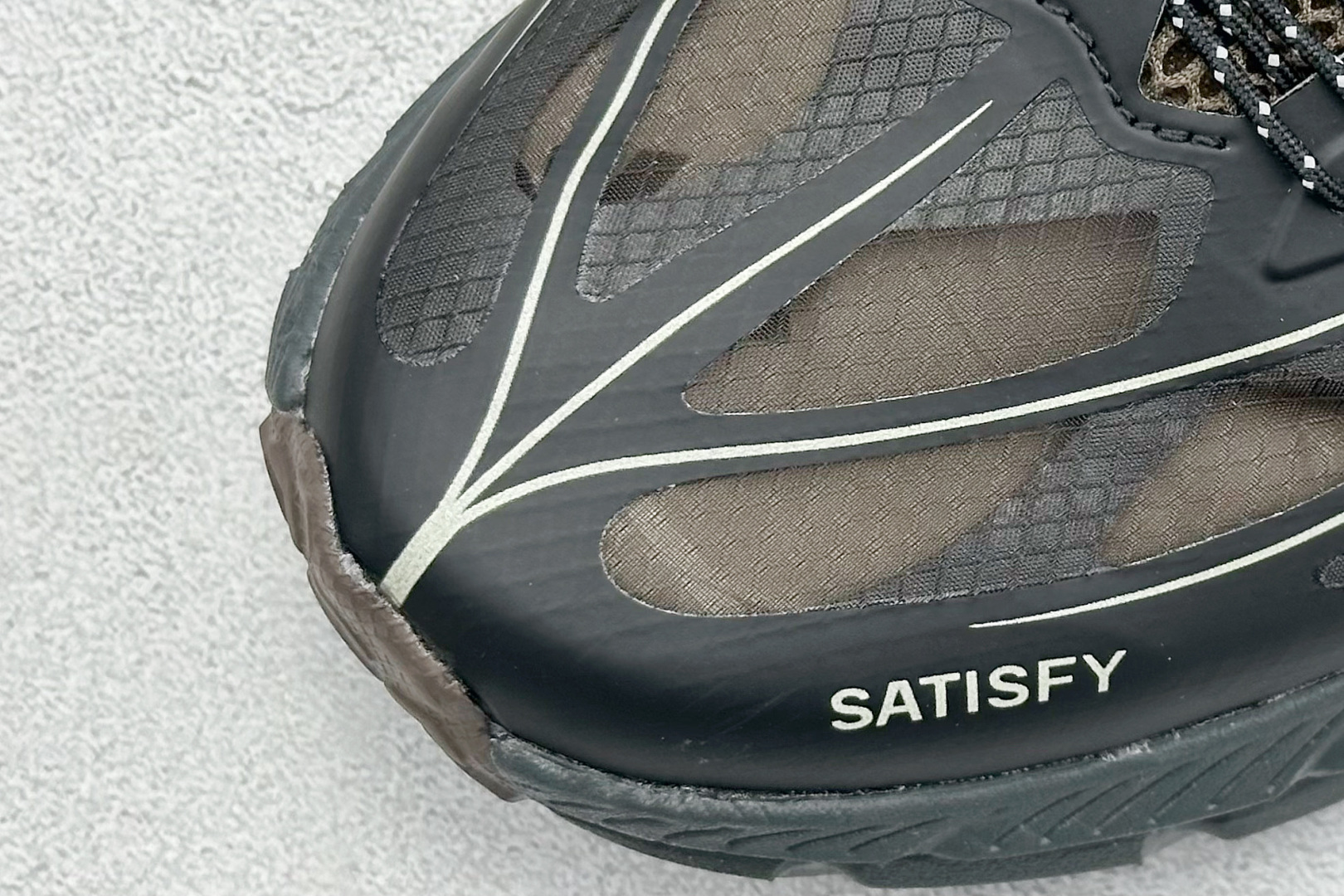  放店私
BF版Satisfy xHOKA ONE ONE Mafate Speed 4 低帮专业越野跑