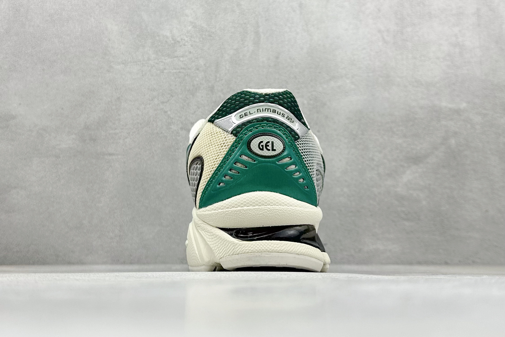 Asics Gel-Nimbus 10.1 亚瑟士复古透气休闲鞋缓震男子耐磨跑步鞋 1203A674-020
