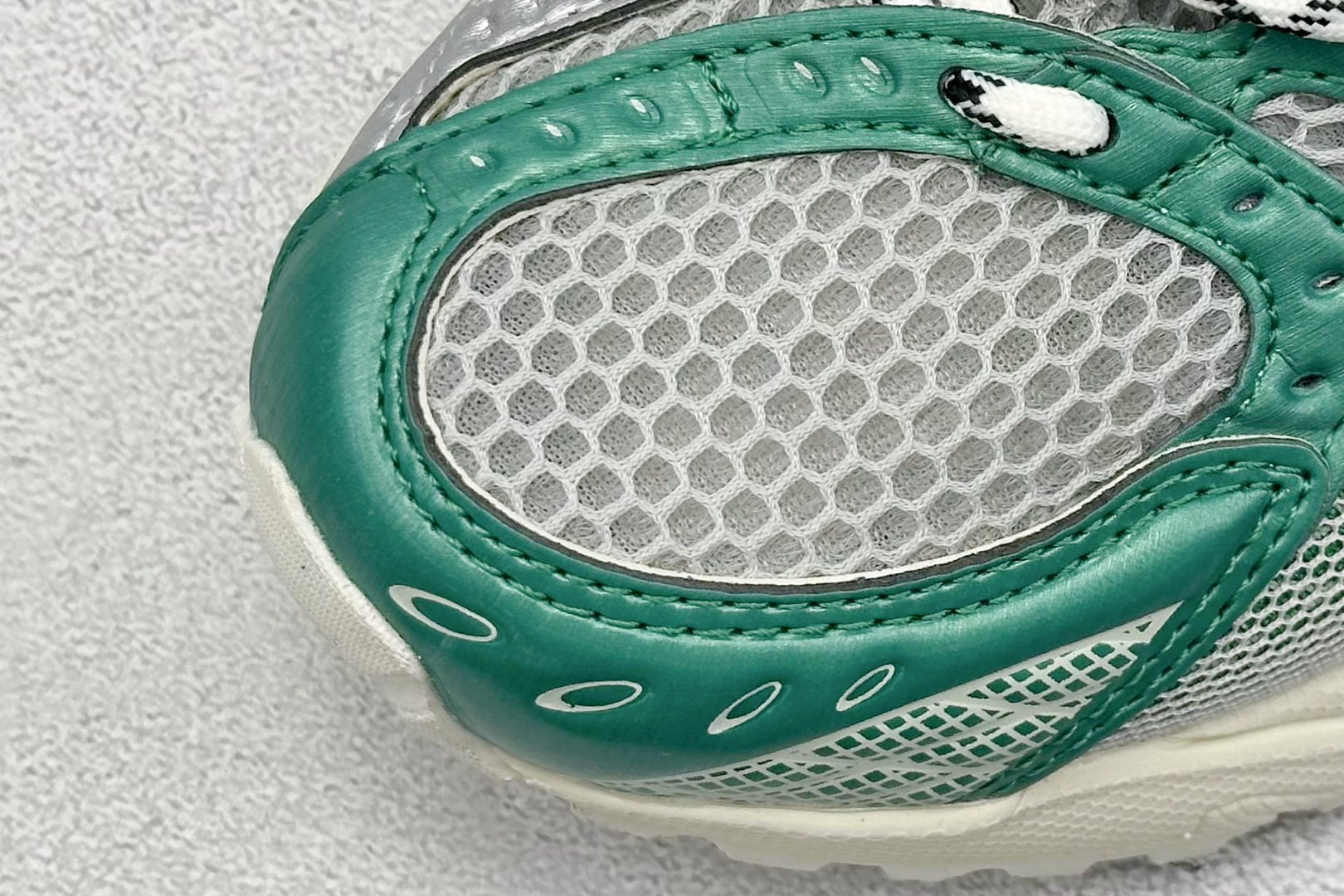 Asics Gel-Nimbus 10.1 亚瑟士复古透气休闲鞋缓震男子耐磨跑步鞋 1203A674-020