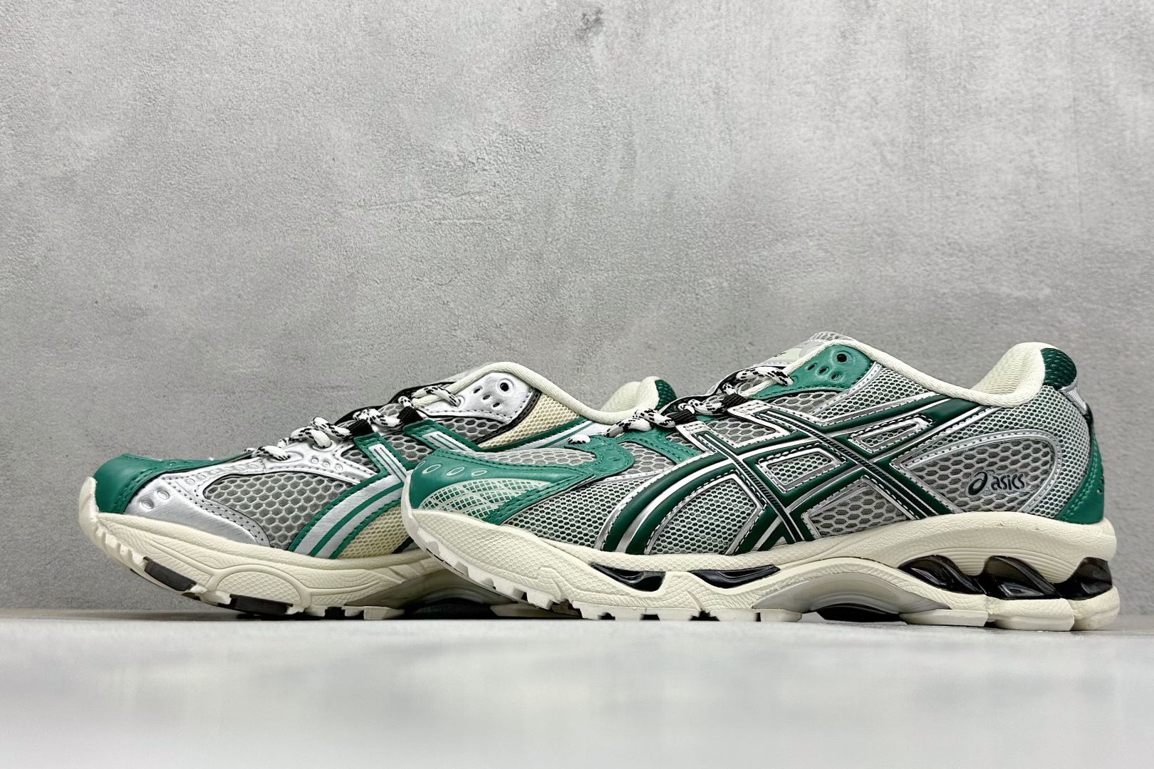 Asics Gel-Nimbus 10.1 亚瑟士复古透气休闲鞋缓震男子耐磨跑步鞋 1203A674-020