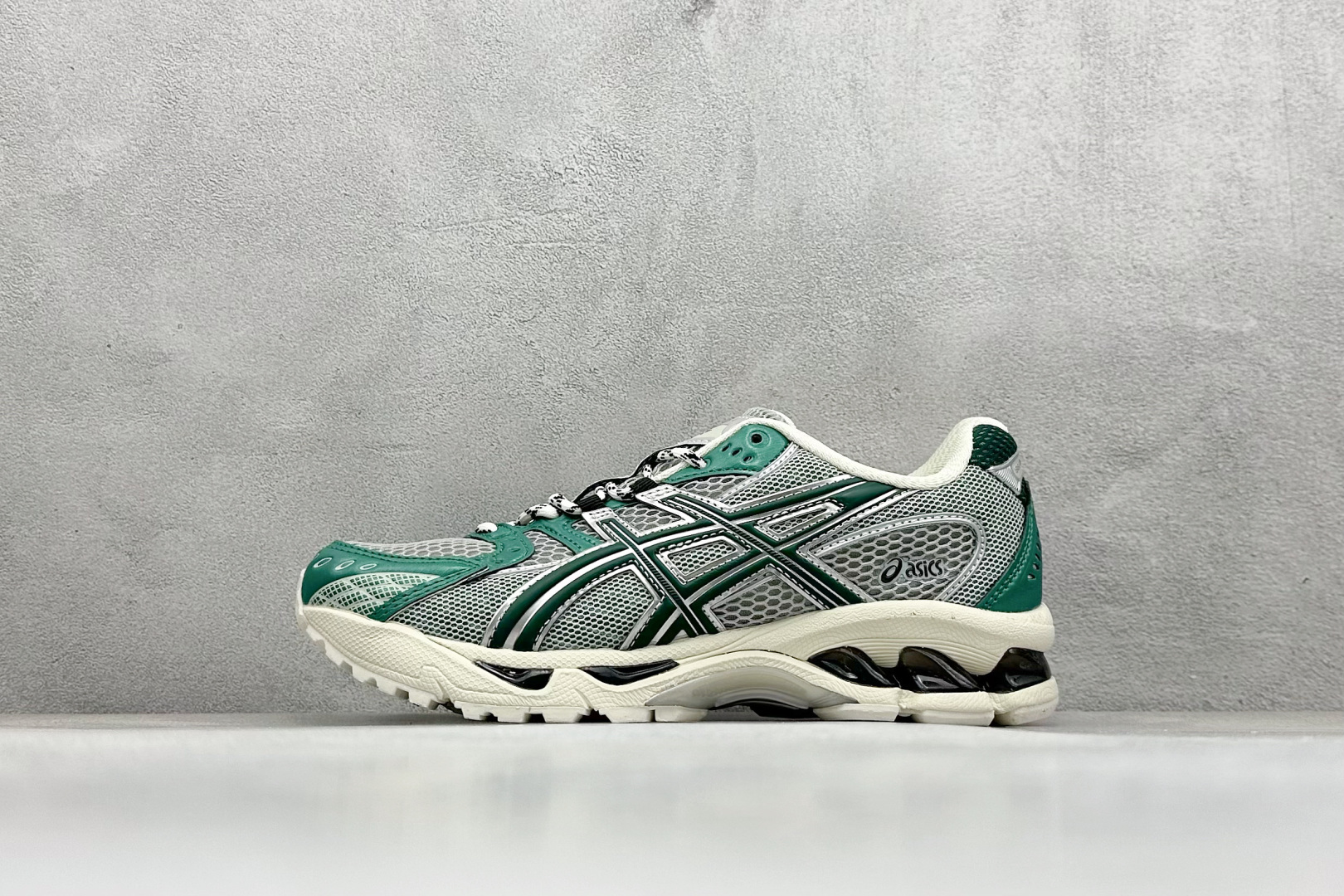 Asics Gel-Nimbus 10.1 亚瑟士复古透气休闲鞋缓震男子耐磨跑步鞋 1203A674-020