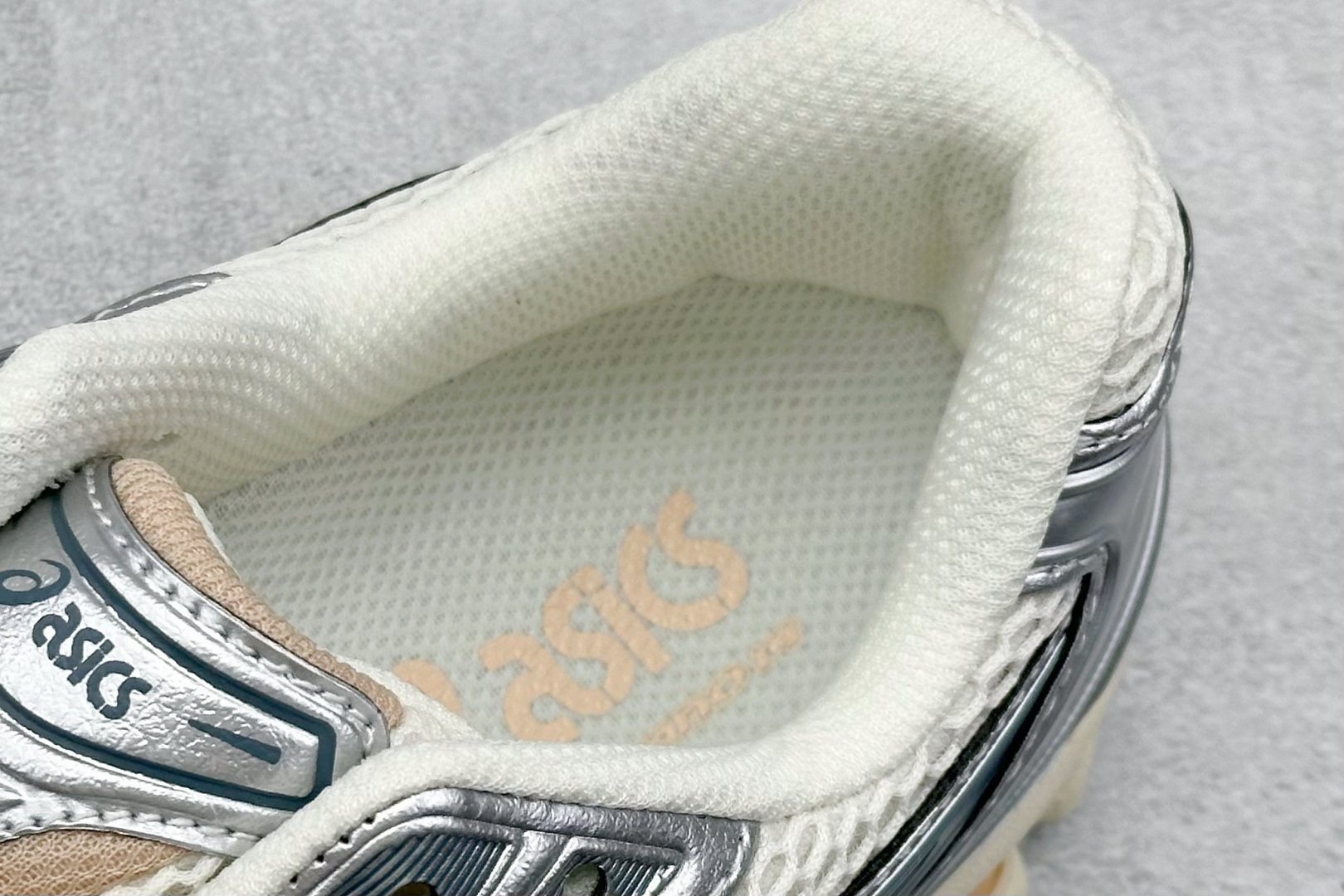 GW版Asics Gel-Kayano 14 亚瑟士运动休闲透气专业跑鞋  1203A537-109