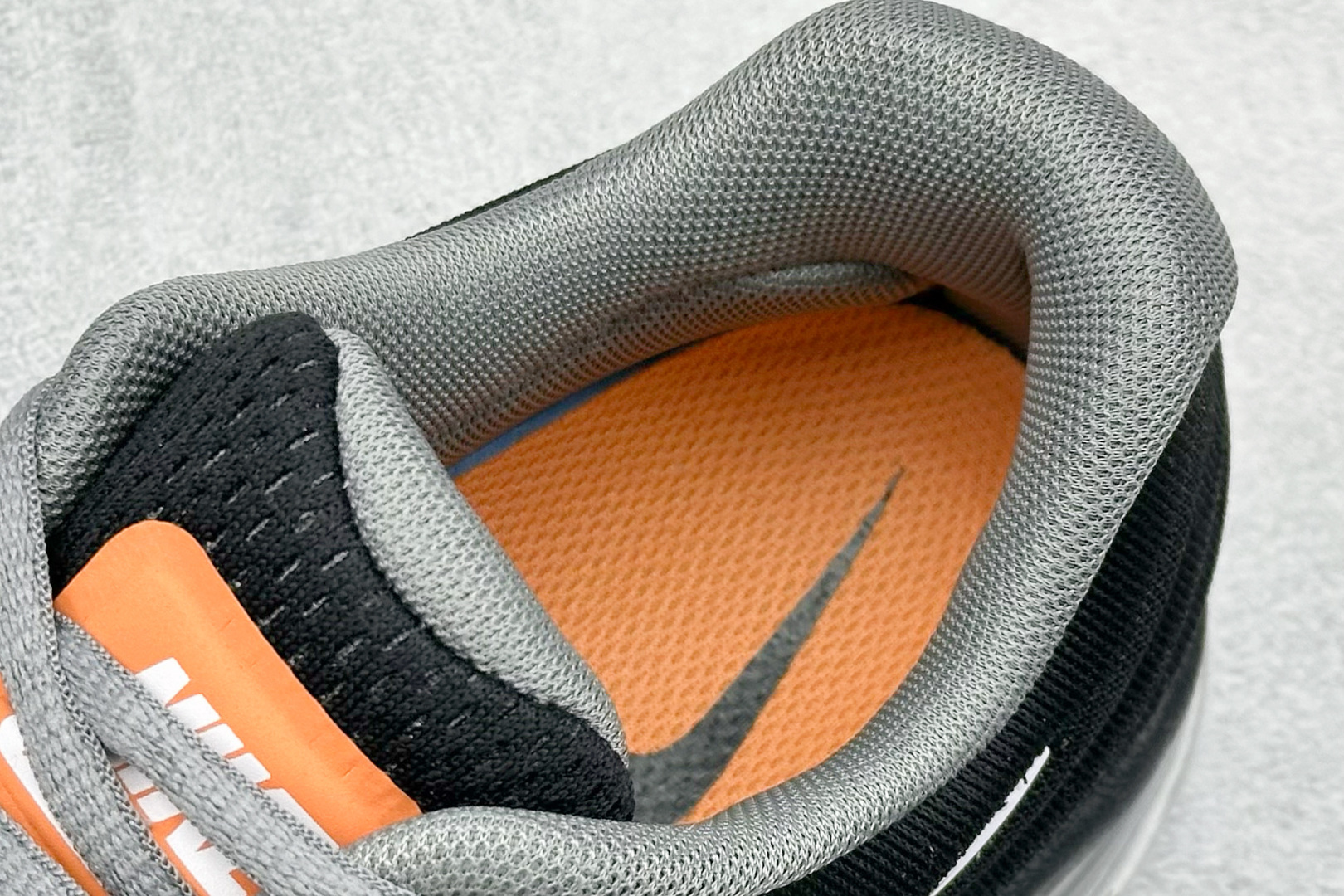 图片[8]-福利特价  Nike Air Max 2017 全掌气垫鞋 大厂高规格跟单货 经典再现 三层编织鞋面搭载原厂气垫 配备超厚护脚透气防臭鞋垫 自信于专柜比较 最值得信任的保真品 征服各种顾虑与比较 专享高级舒适脚感 货号：849560-008 尺码：36 36.5 37.5 38 38.5 39 40 40.5 41 42 42.5 43 44 44.5 45-选品中心