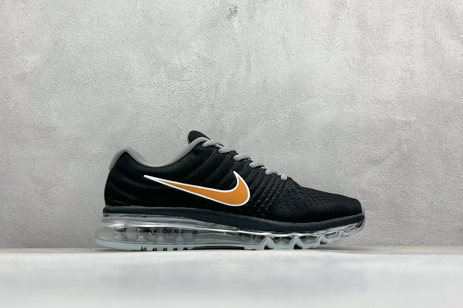 图片[2]-福利特价  Nike Air Max 2017 全掌气垫鞋 大厂高规格跟单货 经典再现 三层编织鞋面搭载原厂气垫 配备超厚护脚透气防臭鞋垫 自信于专柜比较 最值得信任的保真品 征服各种顾虑与比较 专享高级舒适脚感 货号：849560-008 尺码：36 36.5 37.5 38 38.5 39 40 40.5 41 42 42.5 43 44 44.5 45-选品中心