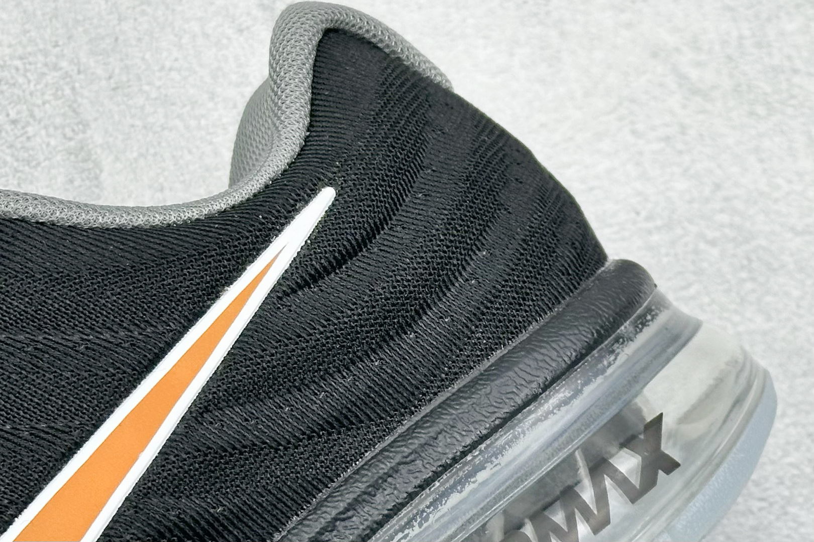 图片[9]-福利特价  Nike Air Max 2017 全掌气垫鞋 大厂高规格跟单货 经典再现 三层编织鞋面搭载原厂气垫 配备超厚护脚透气防臭鞋垫 自信于专柜比较 最值得信任的保真品 征服各种顾虑与比较 专享高级舒适脚感 货号：849560-008 尺码：36 36.5 37.5 38 38.5 39 40 40.5 41 42 42.5 43 44 44.5 45-选品中心