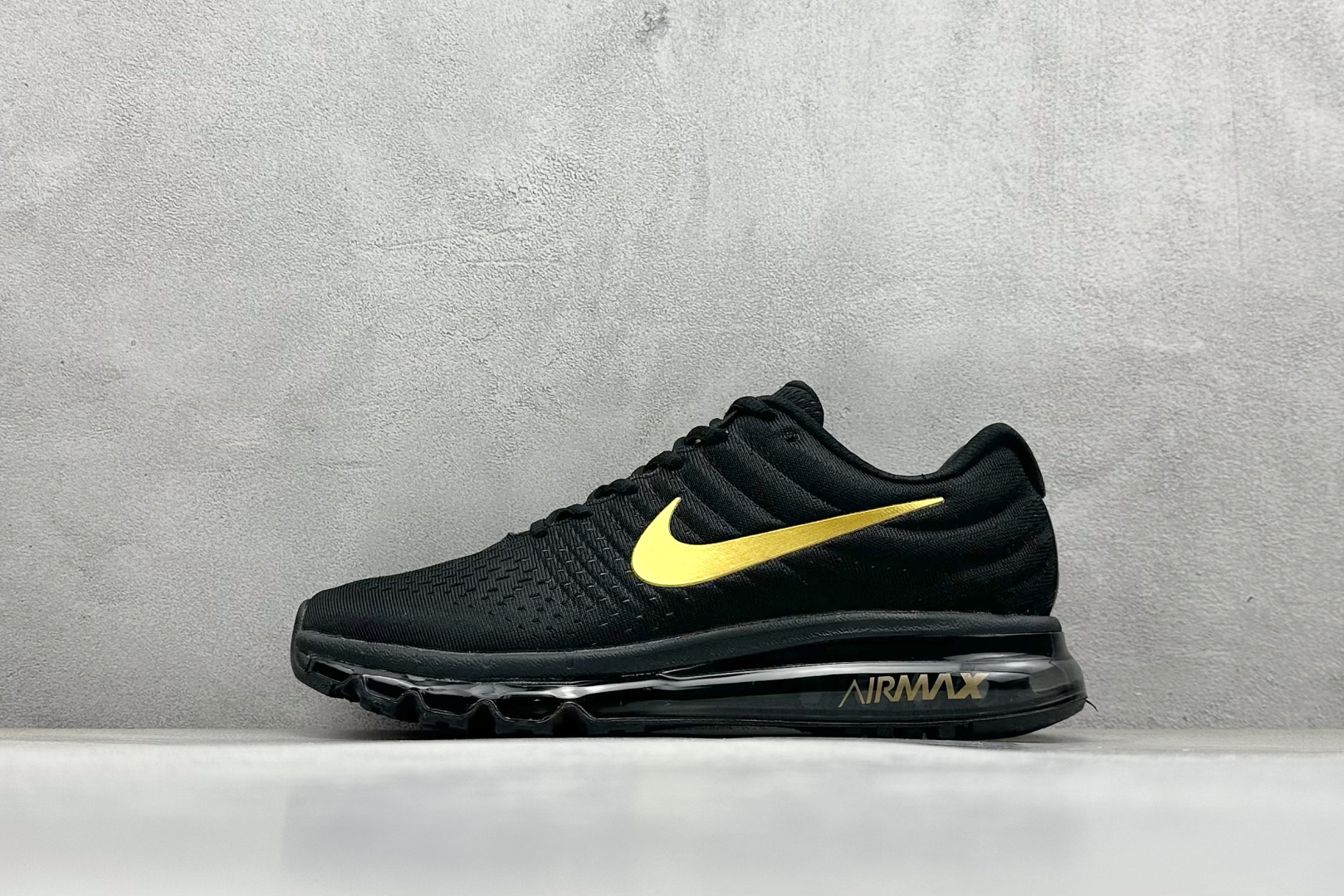 福利特价 Nike Air Max 2017 全掌气垫鞋 大厂高规格跟单货 经典再现 三层编织鞋面搭载原厂气垫 配备超厚护脚透气防臭鞋垫 自信于专柜比较 最值得信任的保真品 征服各种顾虑与比较 专享高级舒适脚感 货号:849560-007 尺码:36 36.5 37.5 38 38.5 39 40 40.5 41 42 42.5 43 44 44.5 45-选品中心