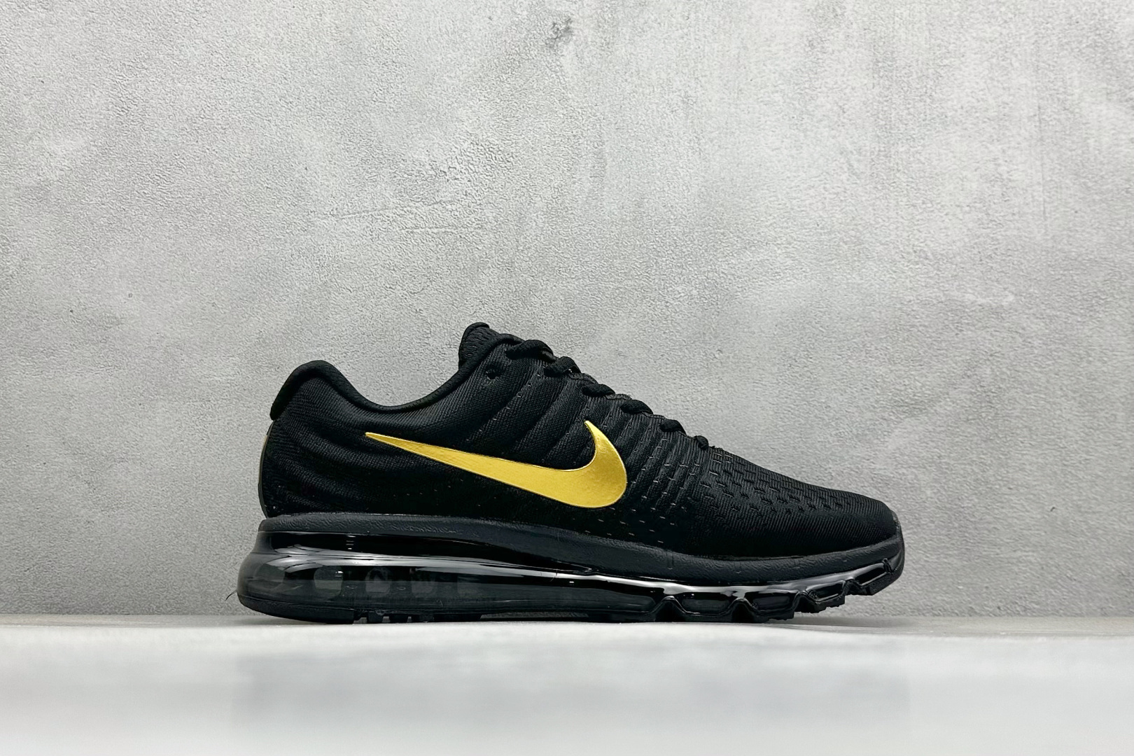 图片[2]-福利特价  Nike Air Max 2017 全掌气垫鞋 大厂高规格跟单货 经典再现 三层编织鞋面搭载原厂气垫 配备超厚护脚透气防臭鞋垫 自信于专柜比较 最值得信任的保真品 征服各种顾虑与比较 专享高级舒适脚感 货号：849560-007 尺码：36 36.5 37.5 38 38.5 39 40 40.5 41 42 42.5 43 44 44.5 45-选品中心