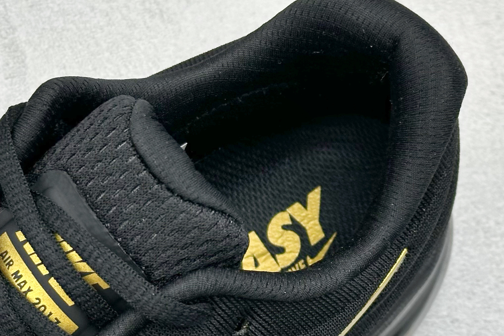 图片[8]-福利特价  Nike Air Max 2017 全掌气垫鞋 大厂高规格跟单货 经典再现 三层编织鞋面搭载原厂气垫 配备超厚护脚透气防臭鞋垫 自信于专柜比较 最值得信任的保真品 征服各种顾虑与比较 专享高级舒适脚感 货号：849560-007 尺码：36 36.5 37.5 38 38.5 39 40 40.5 41 42 42.5 43 44 44.5 45-选品中心