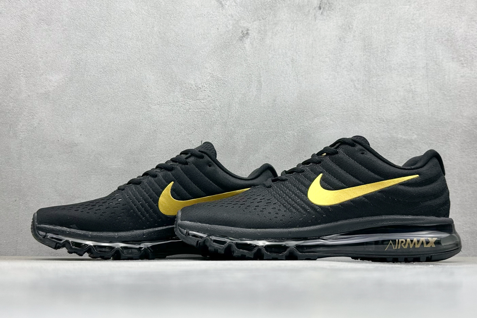 图片[5]-福利特价  Nike Air Max 2017 全掌气垫鞋 大厂高规格跟单货 经典再现 三层编织鞋面搭载原厂气垫 配备超厚护脚透气防臭鞋垫 自信于专柜比较 最值得信任的保真品 征服各种顾虑与比较 专享高级舒适脚感 货号：849560-007 尺码：36 36.5 37.5 38 38.5 39 40 40.5 41 42 42.5 43 44 44.5 45-选品中心