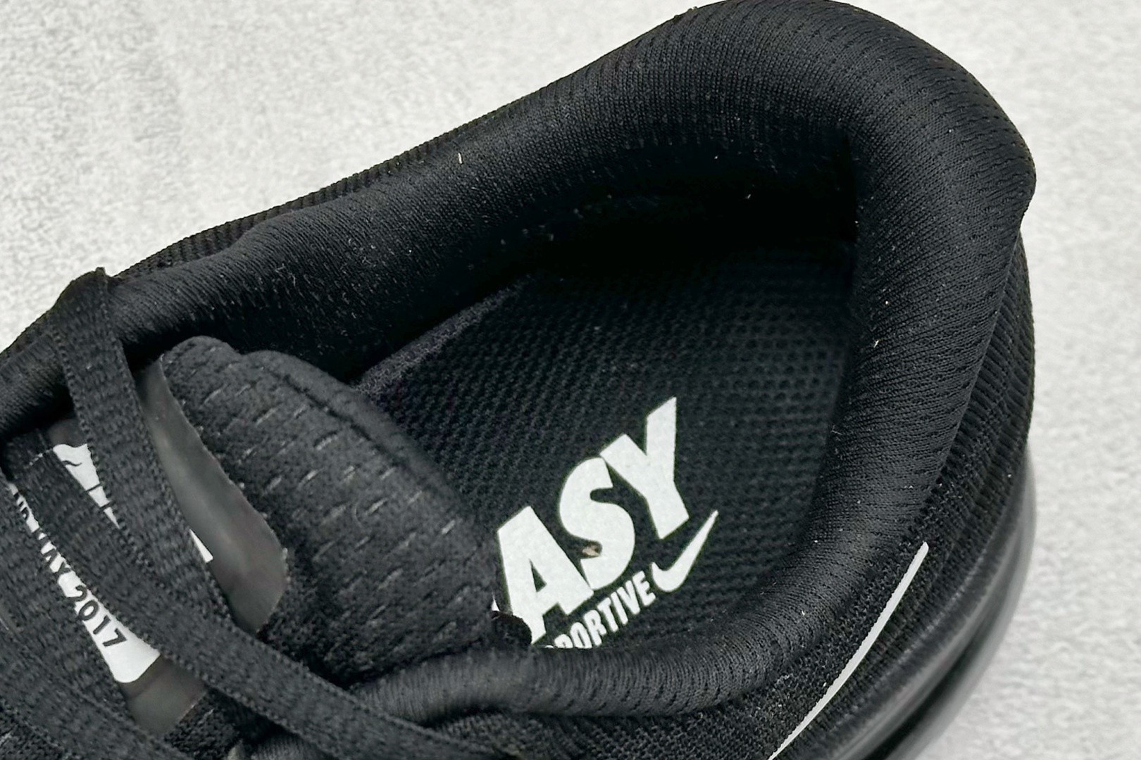 图片[8]-福利特价  Nike Air Max 2017 全掌气垫鞋 大厂高规格跟单货 经典再现 三层编织鞋面搭载原厂气垫 配备超厚护脚透气防臭鞋垫 自信于专柜比较 最值得信任的保真品 征服各种顾虑与比较 专享高级舒适脚感 货号：849559-001 尺码：36 36.5 37.5 38 38.5 39 40 40.5 41 42 42.5 43 44 44.5 45-选品中心