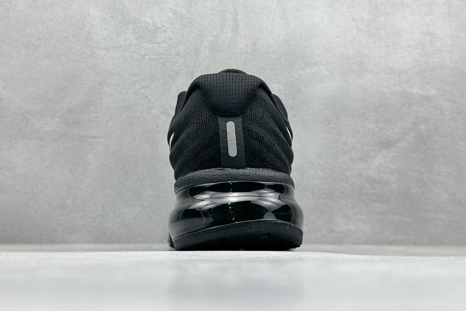 图片[6]-福利特价  Nike Air Max 2017 全掌气垫鞋 大厂高规格跟单货 经典再现 三层编织鞋面搭载原厂气垫 配备超厚护脚透气防臭鞋垫 自信于专柜比较 最值得信任的保真品 征服各种顾虑与比较 专享高级舒适脚感 货号：849559-001 尺码：36 36.5 37.5 38 38.5 39 40 40.5 41 42 42.5 43 44 44.5 45-选品中心