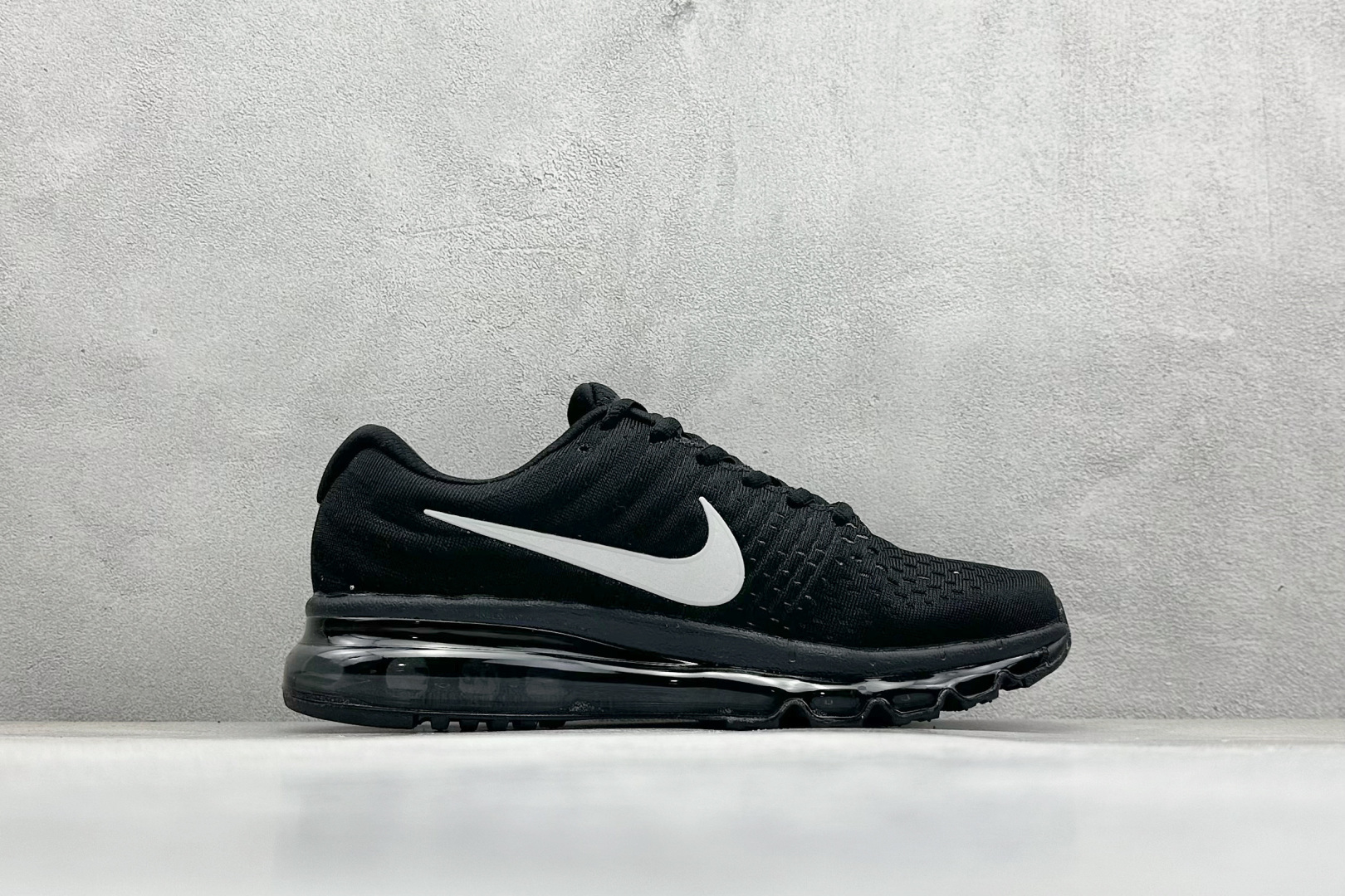 图片[2]-福利特价  Nike Air Max 2017 全掌气垫鞋 大厂高规格跟单货 经典再现 三层编织鞋面搭载原厂气垫 配备超厚护脚透气防臭鞋垫 自信于专柜比较 最值得信任的保真品 征服各种顾虑与比较 专享高级舒适脚感 货号：849559-001 尺码：36 36.5 37.5 38 38.5 39 40 40.5 41 42 42.5 43 44 44.5 45-选品中心