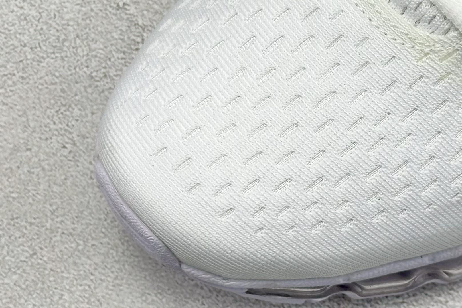 图片[7]-福利特价  Nike Air Max 2017 全掌气垫鞋 大厂高规格跟单货 经典再现 三层编织鞋面搭载原厂气垫 配备超厚护脚透气防臭鞋垫 自信于专柜比较 最值得信任的保真品 征服各种顾虑与比较 专享高级舒适脚感 货号：849560-009 尺码：36 36.5 37.5 38 38.5 39 40 40.5 41 42 42.5 43 44 44.5 45-选品中心