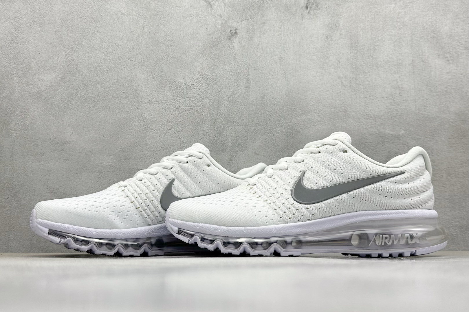 图片[5]-福利特价  Nike Air Max 2017 全掌气垫鞋 大厂高规格跟单货 经典再现 三层编织鞋面搭载原厂气垫 配备超厚护脚透气防臭鞋垫 自信于专柜比较 最值得信任的保真品 征服各种顾虑与比较 专享高级舒适脚感 货号：849560-009 尺码：36 36.5 37.5 38 38.5 39 40 40.5 41 42 42.5 43 44 44.5 45-选品中心