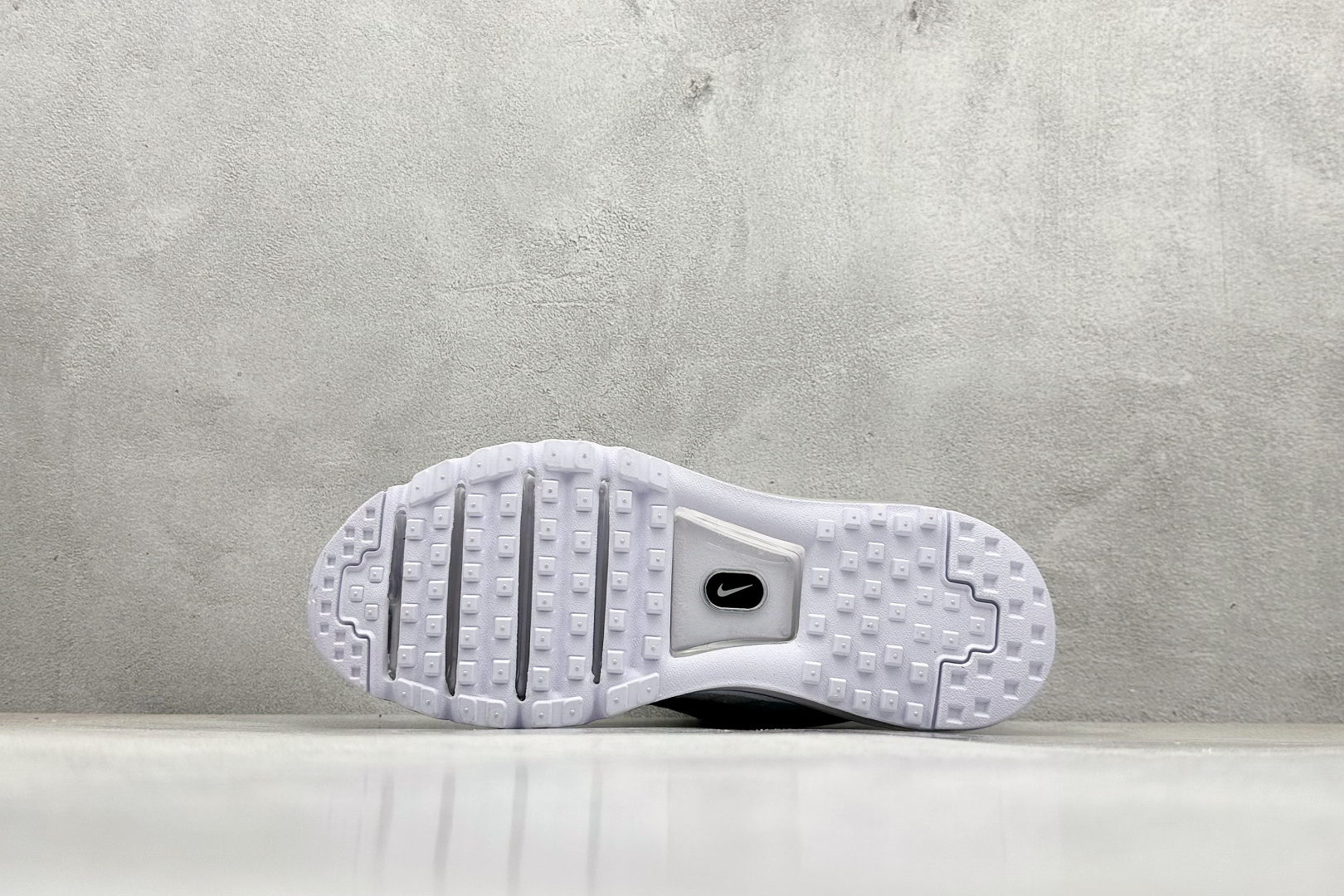 图片[4]-福利特价  Nike Air Max 2017 全掌气垫鞋 大厂高规格跟单货 经典再现 三层编织鞋面搭载原厂气垫 配备超厚护脚透气防臭鞋垫 自信于专柜比较 最值得信任的保真品 征服各种顾虑与比较 专享高级舒适脚感 货号：849560-009 尺码：36 36.5 37.5 38 38.5 39 40 40.5 41 42 42.5 43 44 44.5 45-选品中心