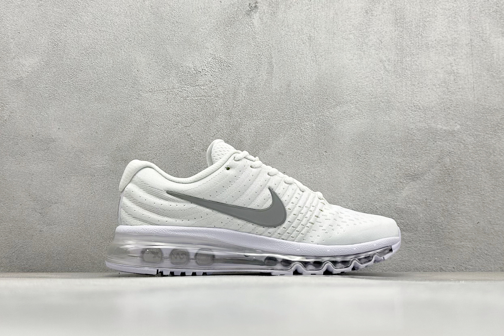 图片[2]-福利特价  Nike Air Max 2017 全掌气垫鞋 大厂高规格跟单货 经典再现 三层编织鞋面搭载原厂气垫 配备超厚护脚透气防臭鞋垫 自信于专柜比较 最值得信任的保真品 征服各种顾虑与比较 专享高级舒适脚感 货号：849560-009 尺码：36 36.5 37.5 38 38.5 39 40 40.5 41 42 42.5 43 44 44.5 45-选品中心