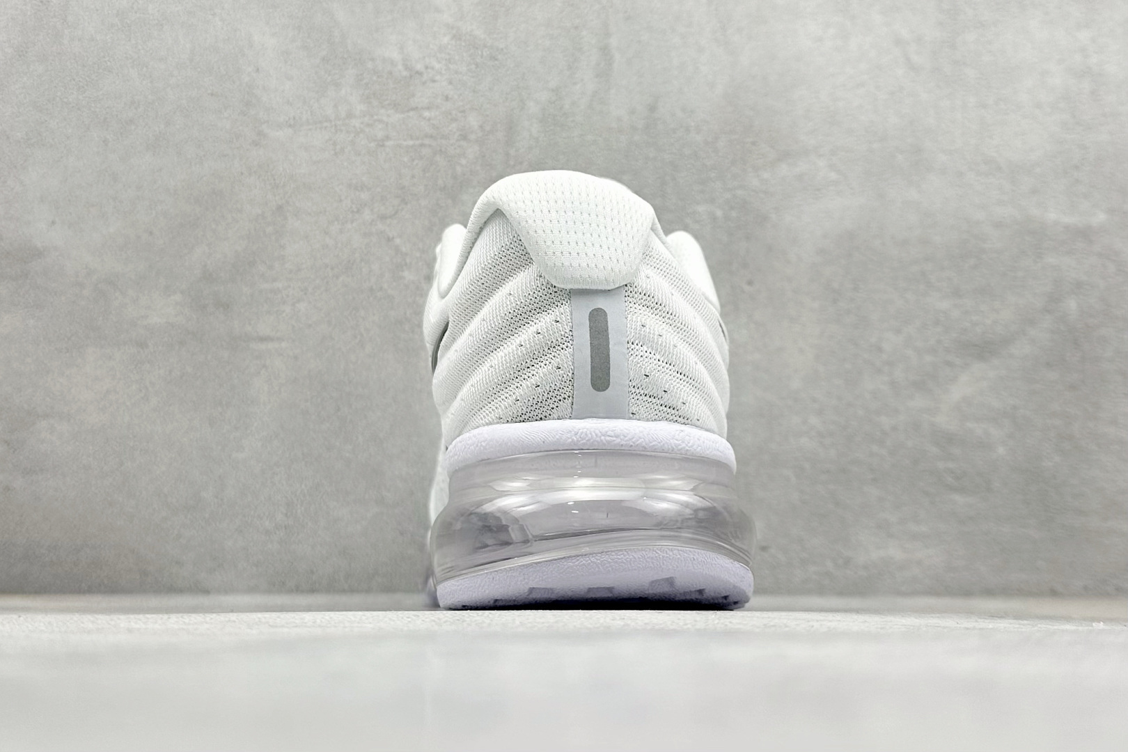 图片[6]-福利特价  Nike Air Max 2017 全掌气垫鞋 大厂高规格跟单货 经典再现 三层编织鞋面搭载原厂气垫 配备超厚护脚透气防臭鞋垫 自信于专柜比较 最值得信任的保真品 征服各种顾虑与比较 专享高级舒适脚感 货号：849560-009 尺码：36 36.5 37.5 38 38.5 39 40 40.5 41 42 42.5 43 44 44.5 45-选品中心