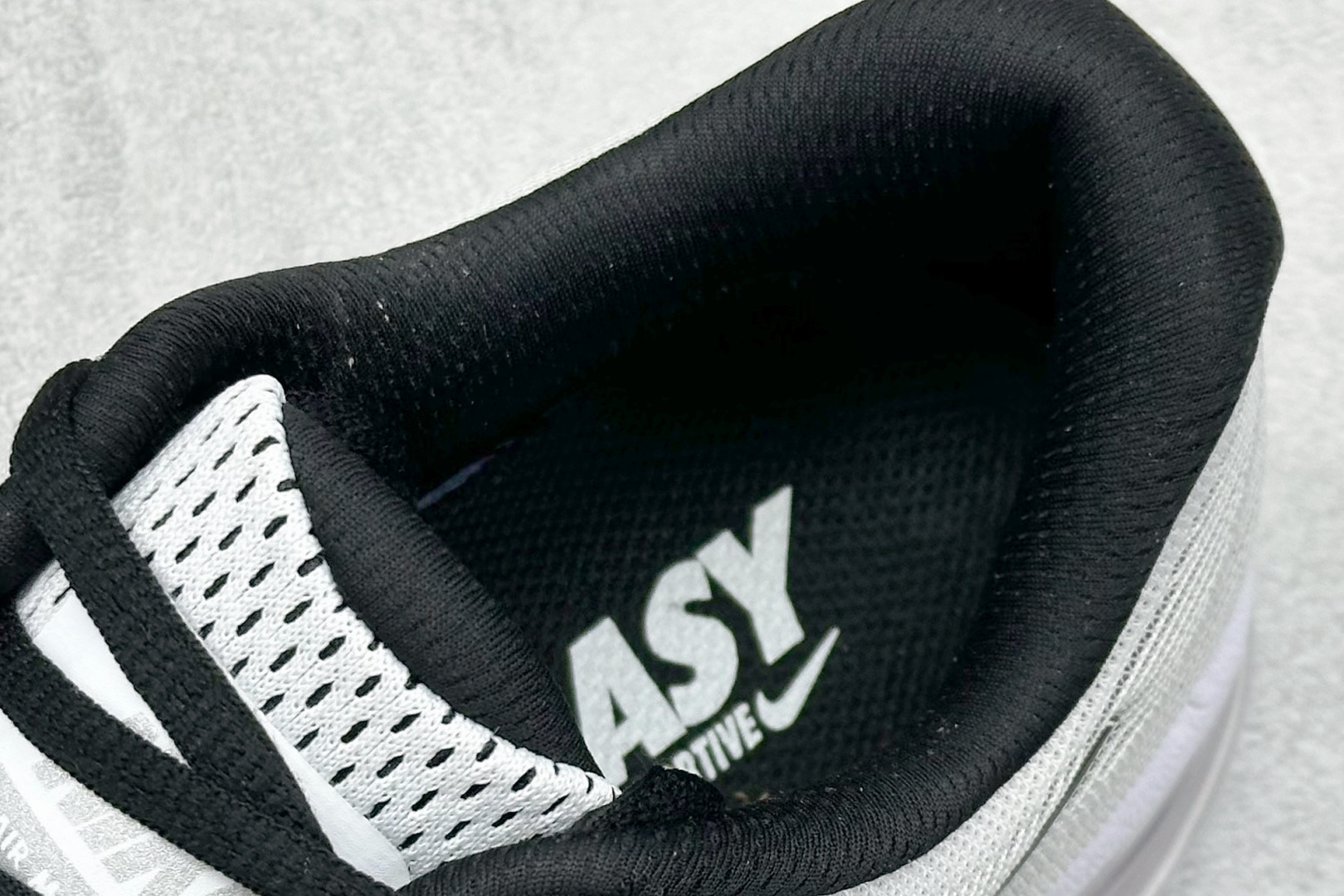 图片[8]-福利特价  Nike Air Max 2017 全掌气垫鞋 大厂高规格跟单货 经典再现 三层编织鞋面搭载原厂气垫 配备超厚护脚透气防臭鞋垫 自信于专柜比较 最值得信任的保真品 征服各种顾虑与比较 专享高级舒适脚感 货号：849559-100 尺码：36 36.5 37.5 38 38.5 39 40 40.5 41 42 42.5 43 44 44.5 45-选品中心