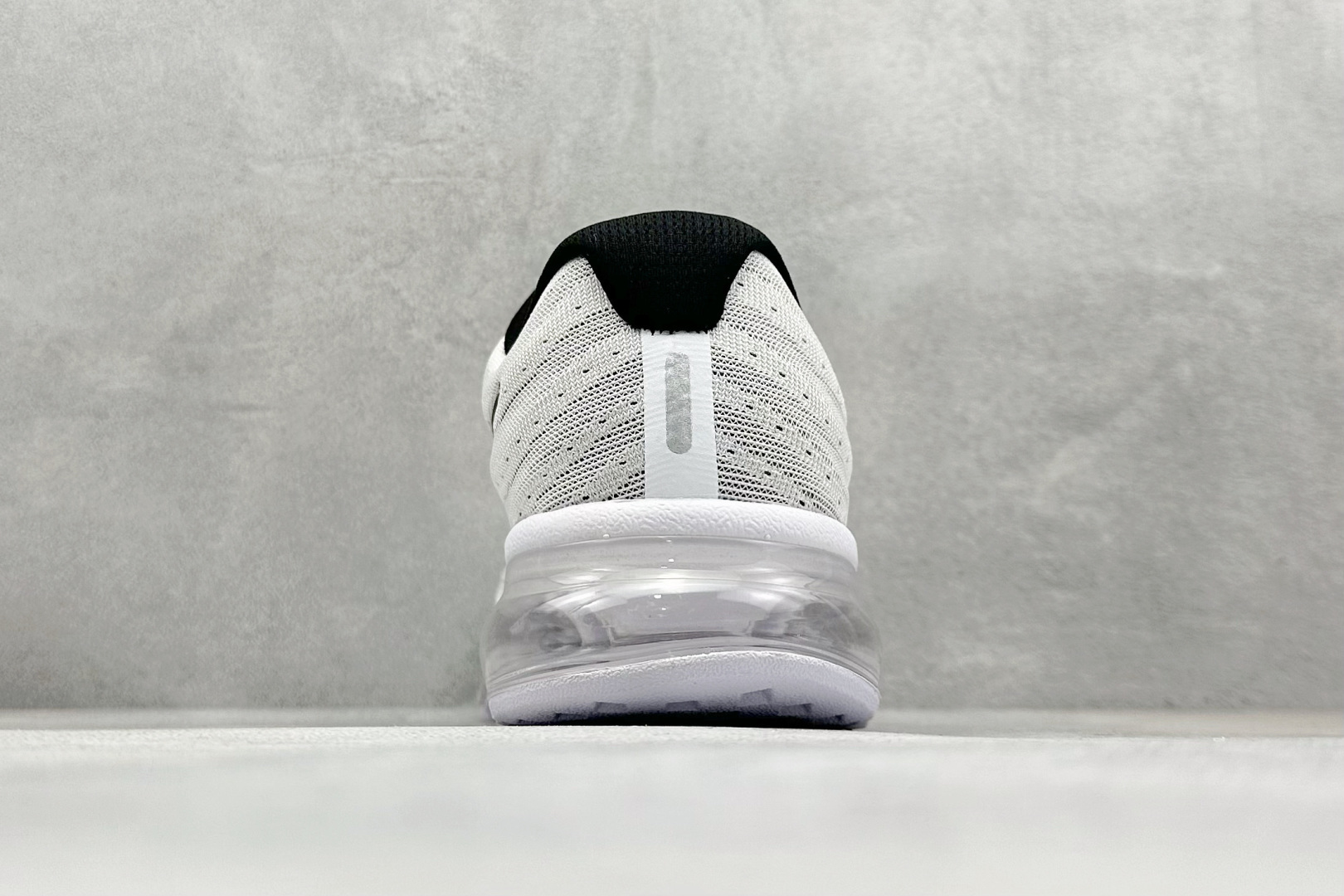 图片[6]-福利特价  Nike Air Max 2017 全掌气垫鞋 大厂高规格跟单货 经典再现 三层编织鞋面搭载原厂气垫 配备超厚护脚透气防臭鞋垫 自信于专柜比较 最值得信任的保真品 征服各种顾虑与比较 专享高级舒适脚感 货号：849559-100 尺码：36 36.5 37.5 38 38.5 39 40 40.5 41 42 42.5 43 44 44.5 45-选品中心