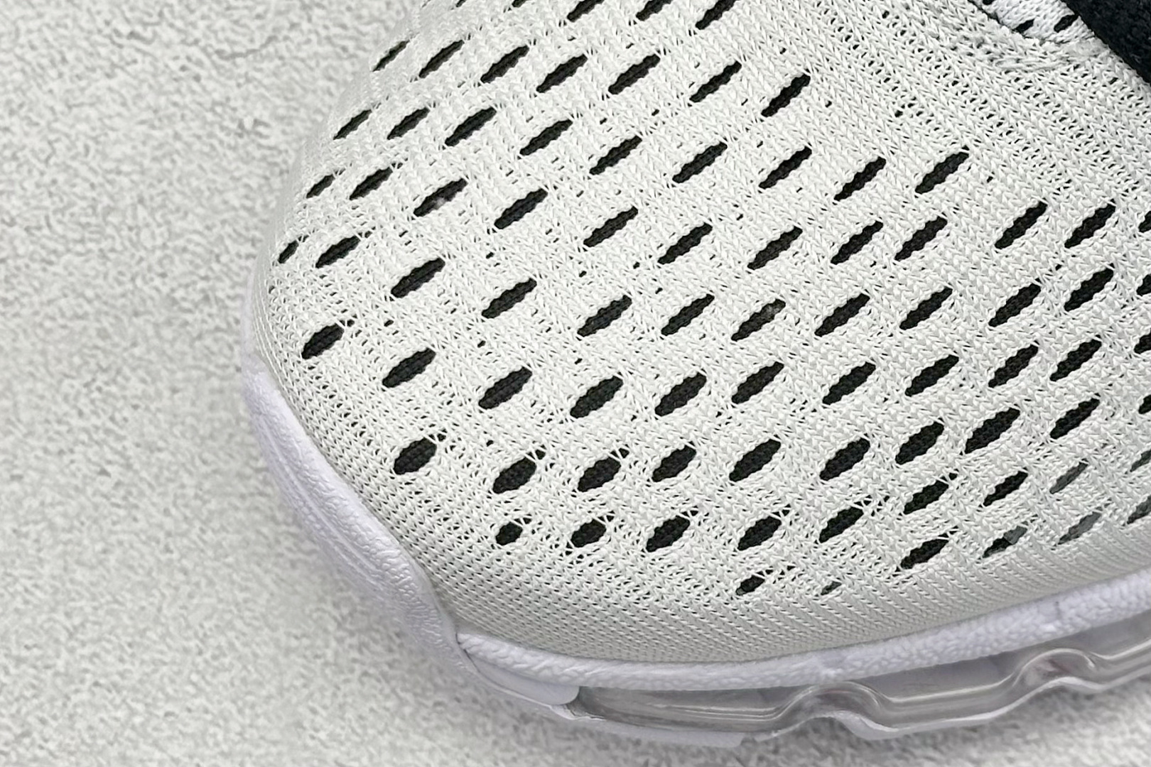 图片[7]-福利特价  Nike Air Max 2017 全掌气垫鞋 大厂高规格跟单货 经典再现 三层编织鞋面搭载原厂气垫 配备超厚护脚透气防臭鞋垫 自信于专柜比较 最值得信任的保真品 征服各种顾虑与比较 专享高级舒适脚感 货号：849559-100 尺码：36 36.5 37.5 38 38.5 39 40 40.5 41 42 42.5 43 44 44.5 45-选品中心