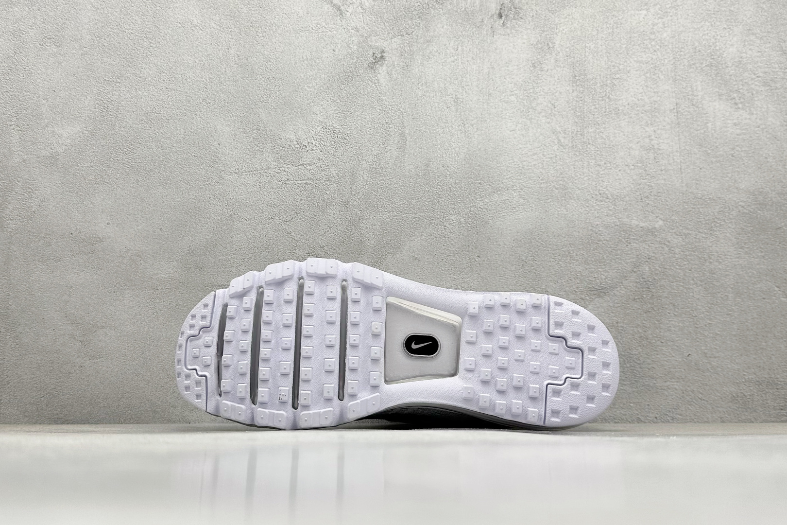 图片[4]-福利特价  Nike Air Max 2017 全掌气垫鞋 大厂高规格跟单货 经典再现 三层编织鞋面搭载原厂气垫 配备超厚护脚透气防臭鞋垫 自信于专柜比较 最值得信任的保真品 征服各种顾虑与比较 专享高级舒适脚感 货号：849559-100 尺码：36 36.5 37.5 38 38.5 39 40 40.5 41 42 42.5 43 44 44.5 45-选品中心