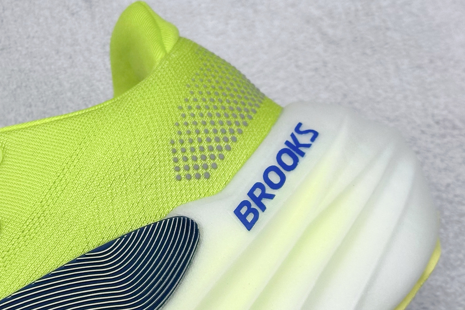 Z版 Brooks Glycerin Max 布鲁克斯 超级甘油缓震马拉松慢跑鞋 110447 1D 303