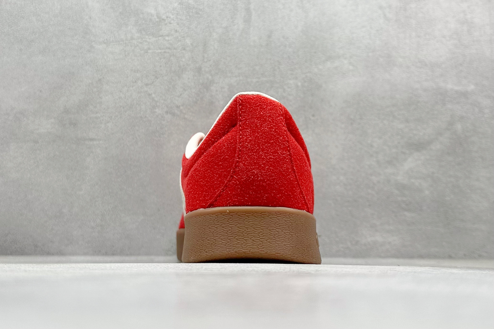 图片[6]-RA版 adidas neo VI Court CLASSIC 三叶草休闲复古运动板鞋 经典侧面三道杠和鞋舌三道杠的标示彰显其身份 承载青春情怀的板鞋 品牌辨识度清晰 货号： KK3774 尺码： 36 36.5 37 38 38.5 39 40 40.5 41 42 42.5 43 44 44.5 45-选品中心