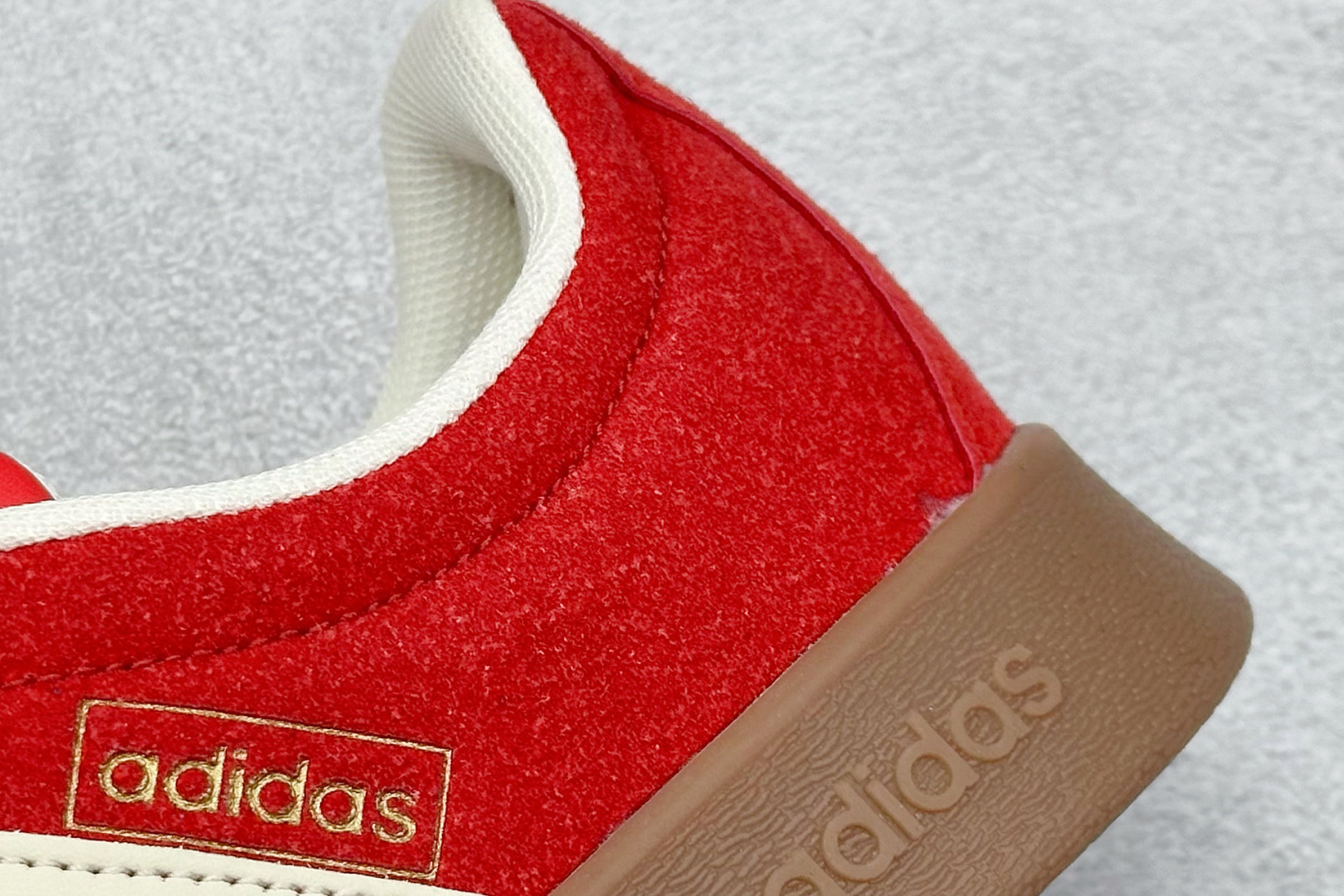 图片[9]-RA版 adidas neo VI Court CLASSIC 三叶草休闲复古运动板鞋 经典侧面三道杠和鞋舌三道杠的标示彰显其身份 承载青春情怀的板鞋 品牌辨识度清晰 货号： KK3774 尺码： 36 36.5 37 38 38.5 39 40 40.5 41 42 42.5 43 44 44.5 45-选品中心